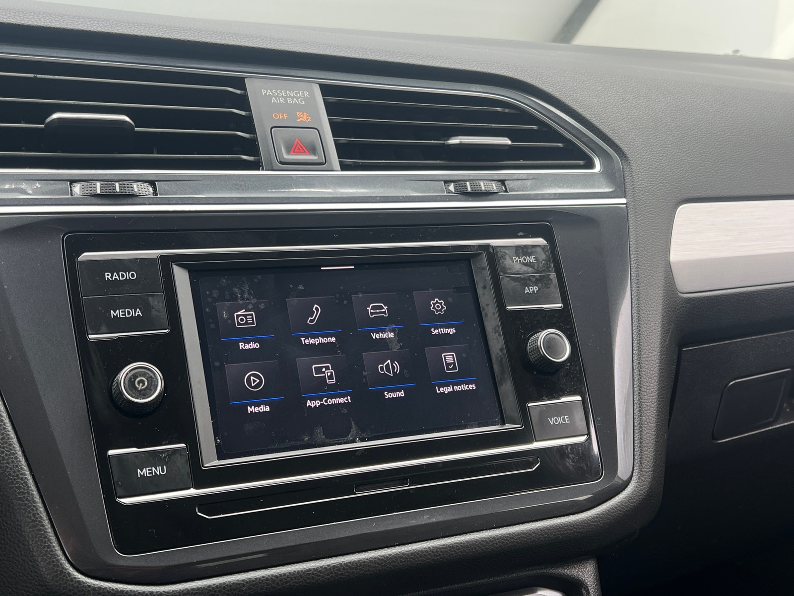 Thumbnail: 2021 Volkswagen Tiguan - 4