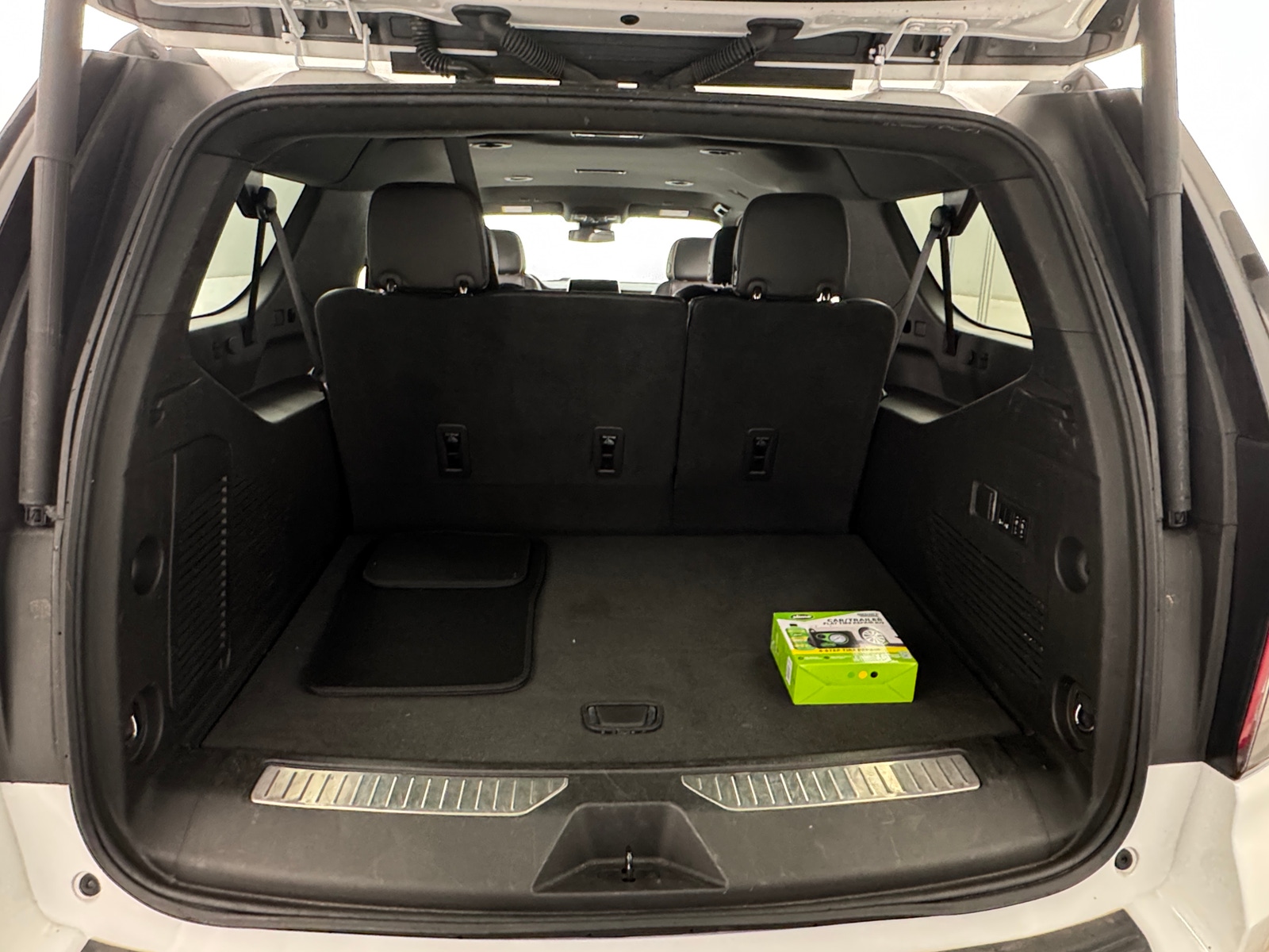 Thumbnail: 2023 Chevrolet Suburban - 6