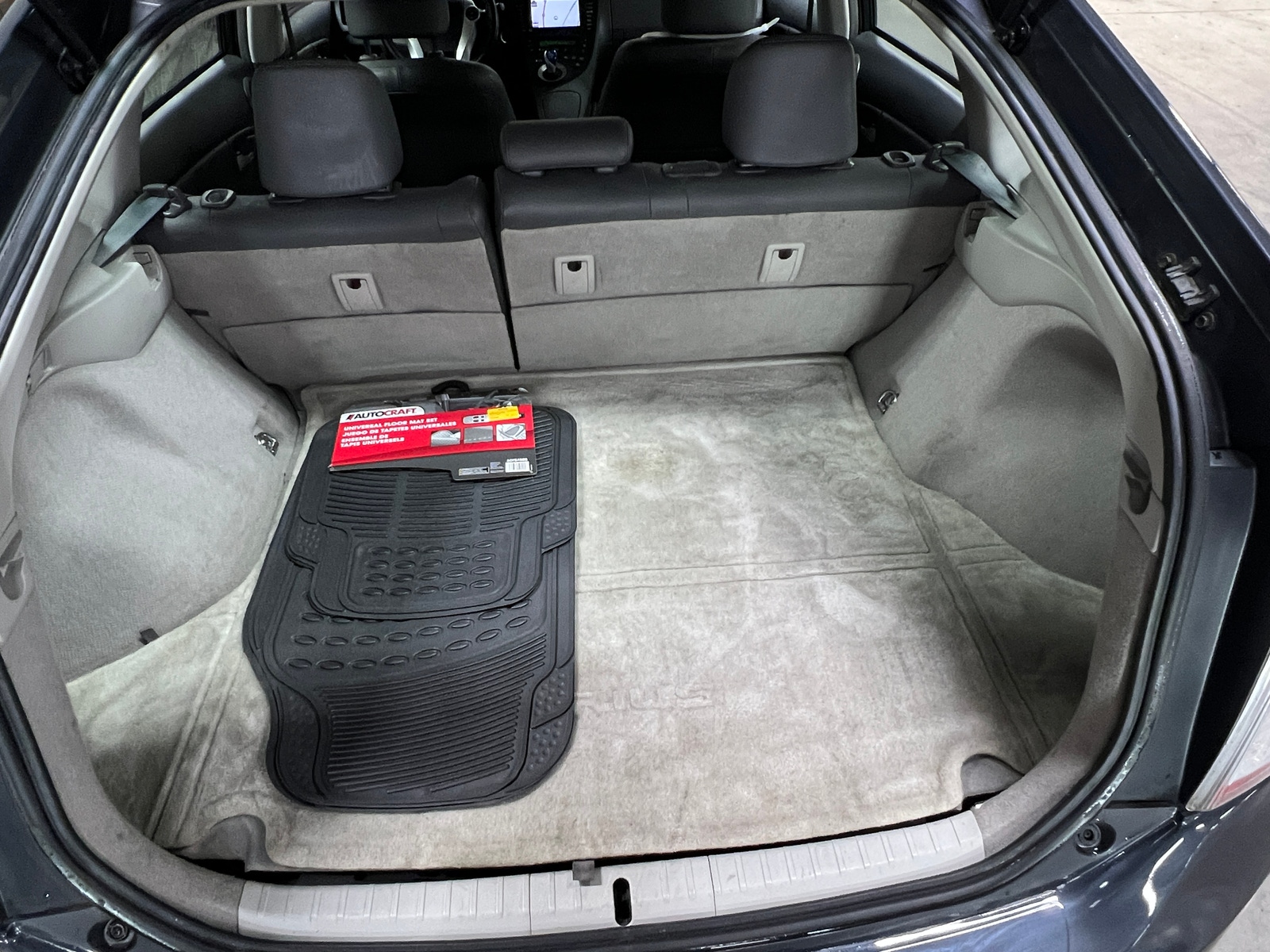 Thumbnail: 2010 Toyota Prius - 7