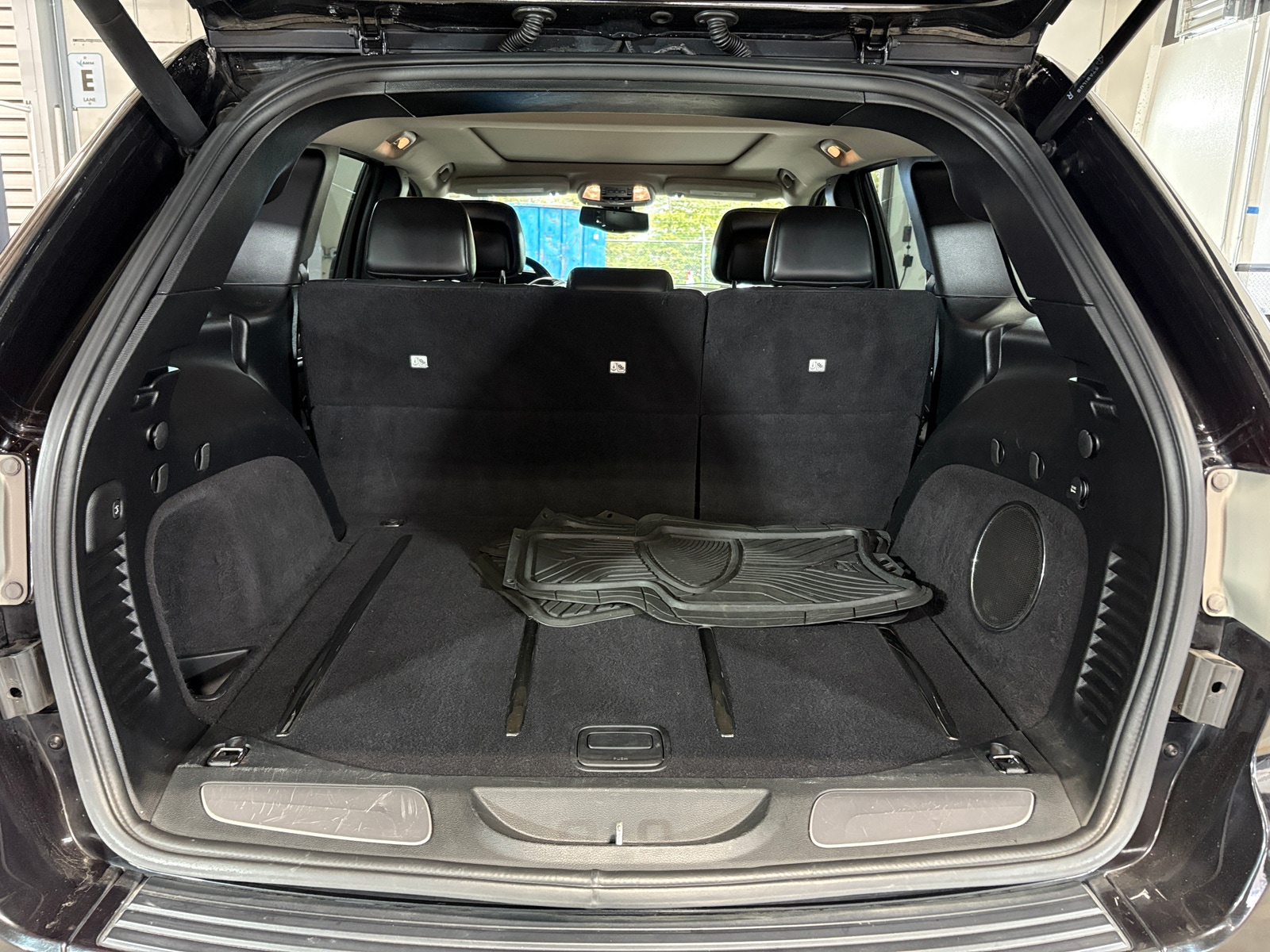 Thumbnail: 2012 Jeep Grand Cherokee - 6