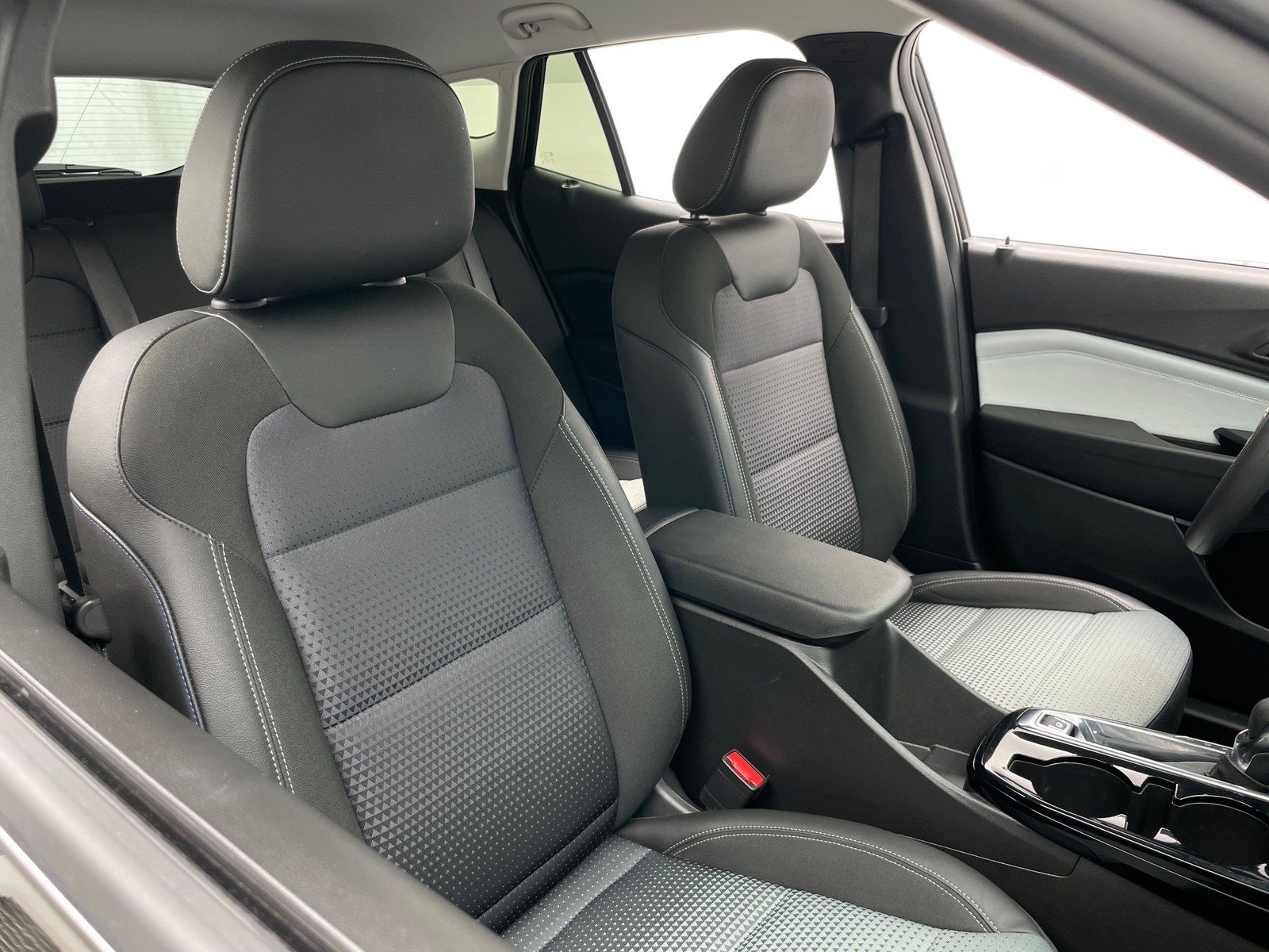 Thumbnail: 2025 Chevrolet Trax - 2