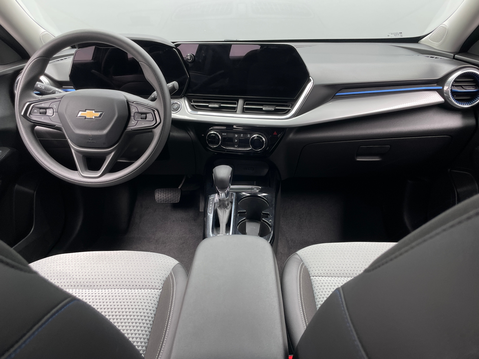 Thumbnail: 2025 Chevrolet Trax - 3