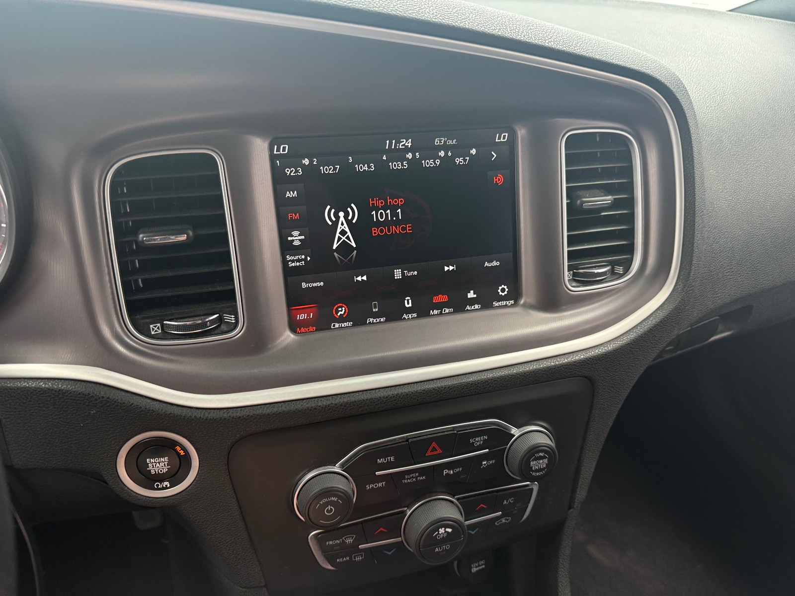 Thumbnail: 2022 Dodge Charger - 4