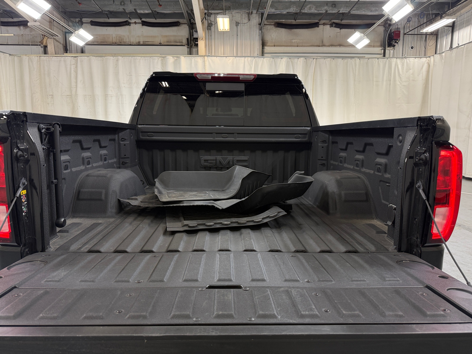 Thumbnail: 2025 GMC Sierra 1500 - 7