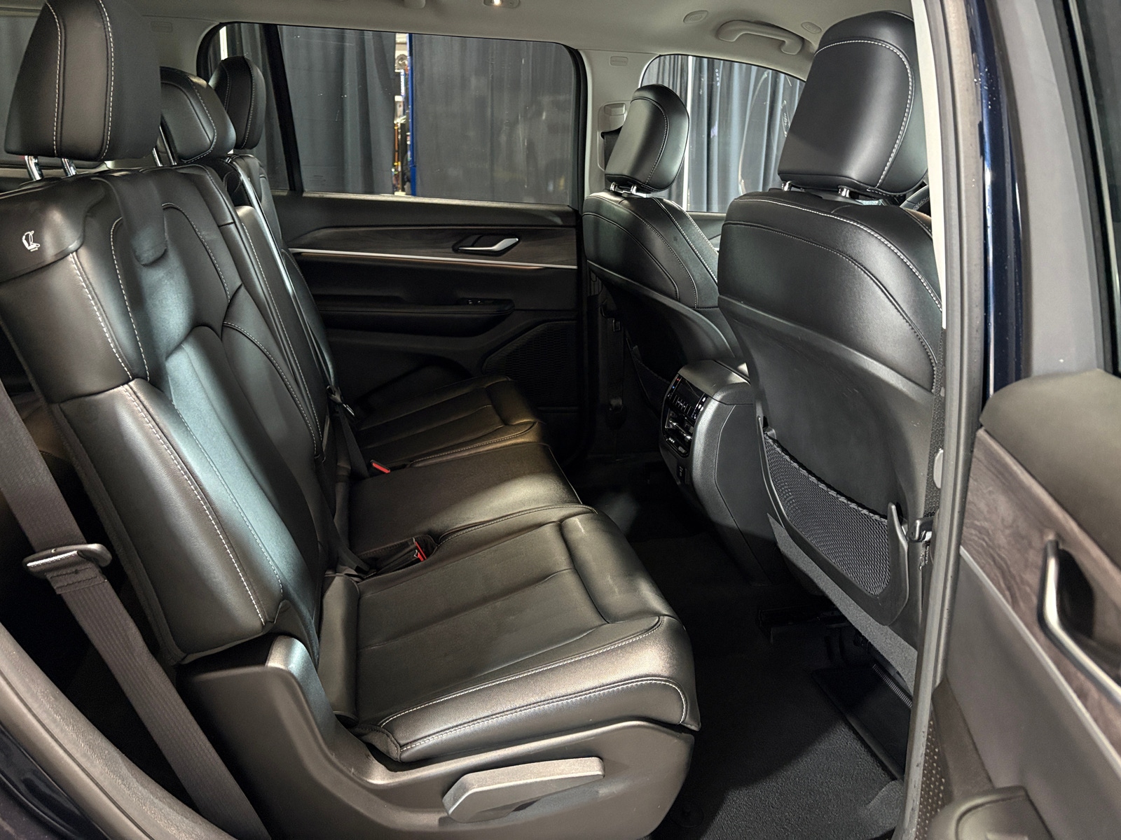 Thumbnail: 2023 Jeep Grand Cherokee L - 5