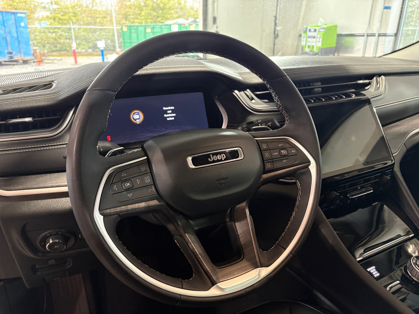 Thumbnail: 2023 Jeep Grand Cherokee L - 4