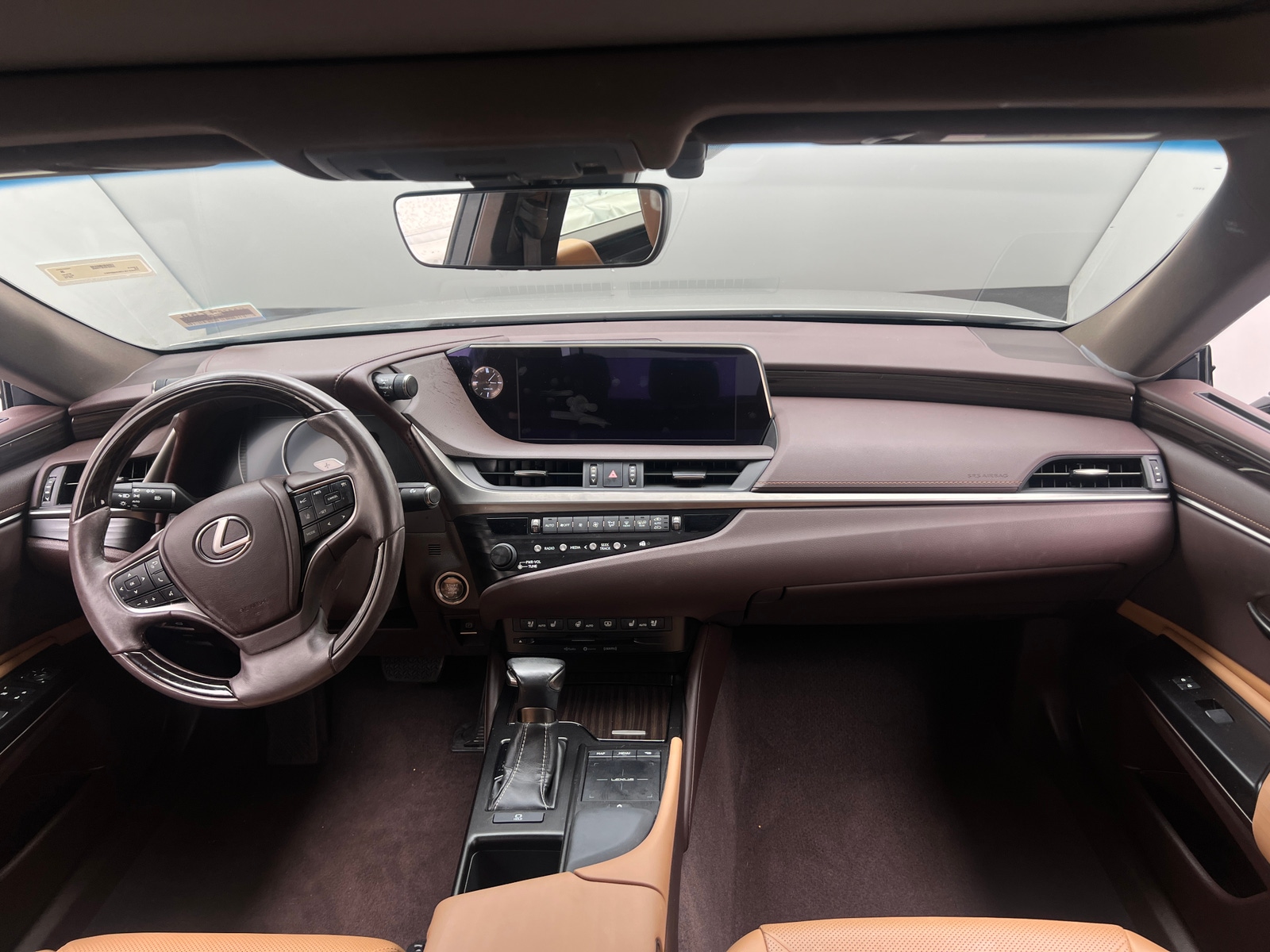 Thumbnail: 2019 Lexus ES - 2