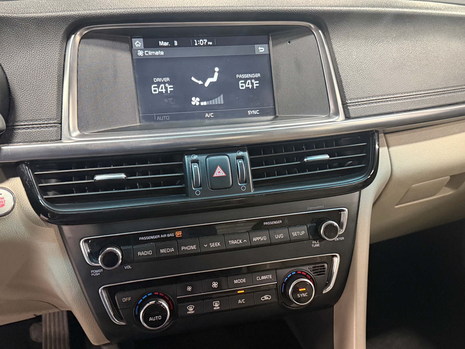 Thumbnail: 2018 Kia Optima - 3