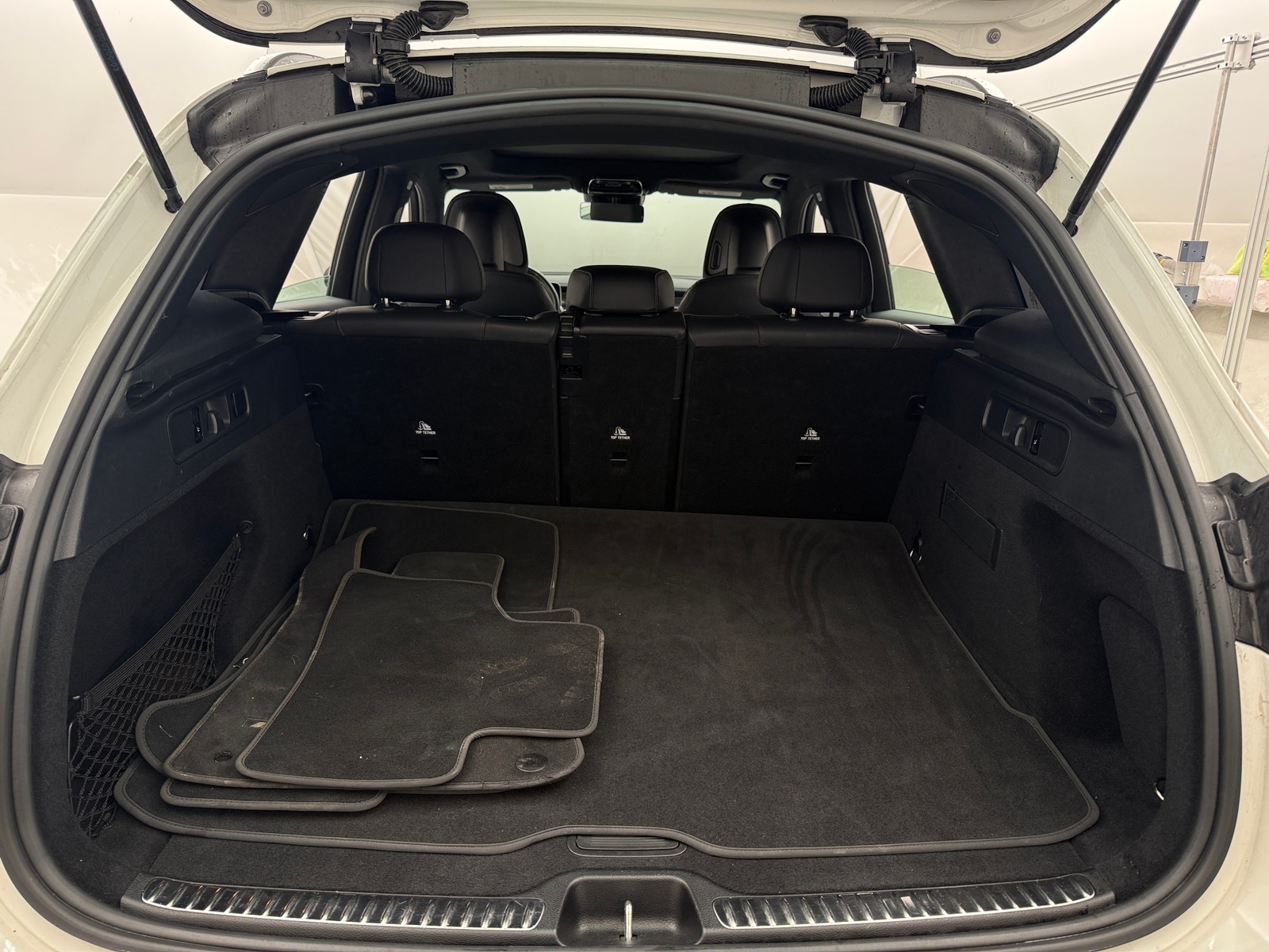 Thumbnail: 2025 Mercedes-Benz GLC - 6