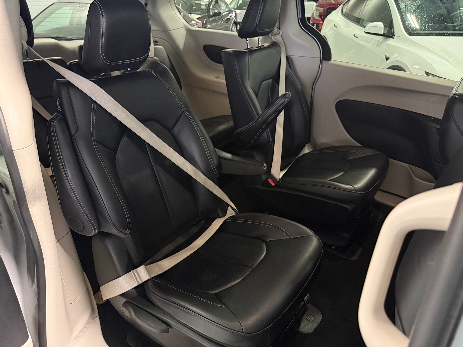 Thumbnail: 2024 Chrysler Pacifica - 5