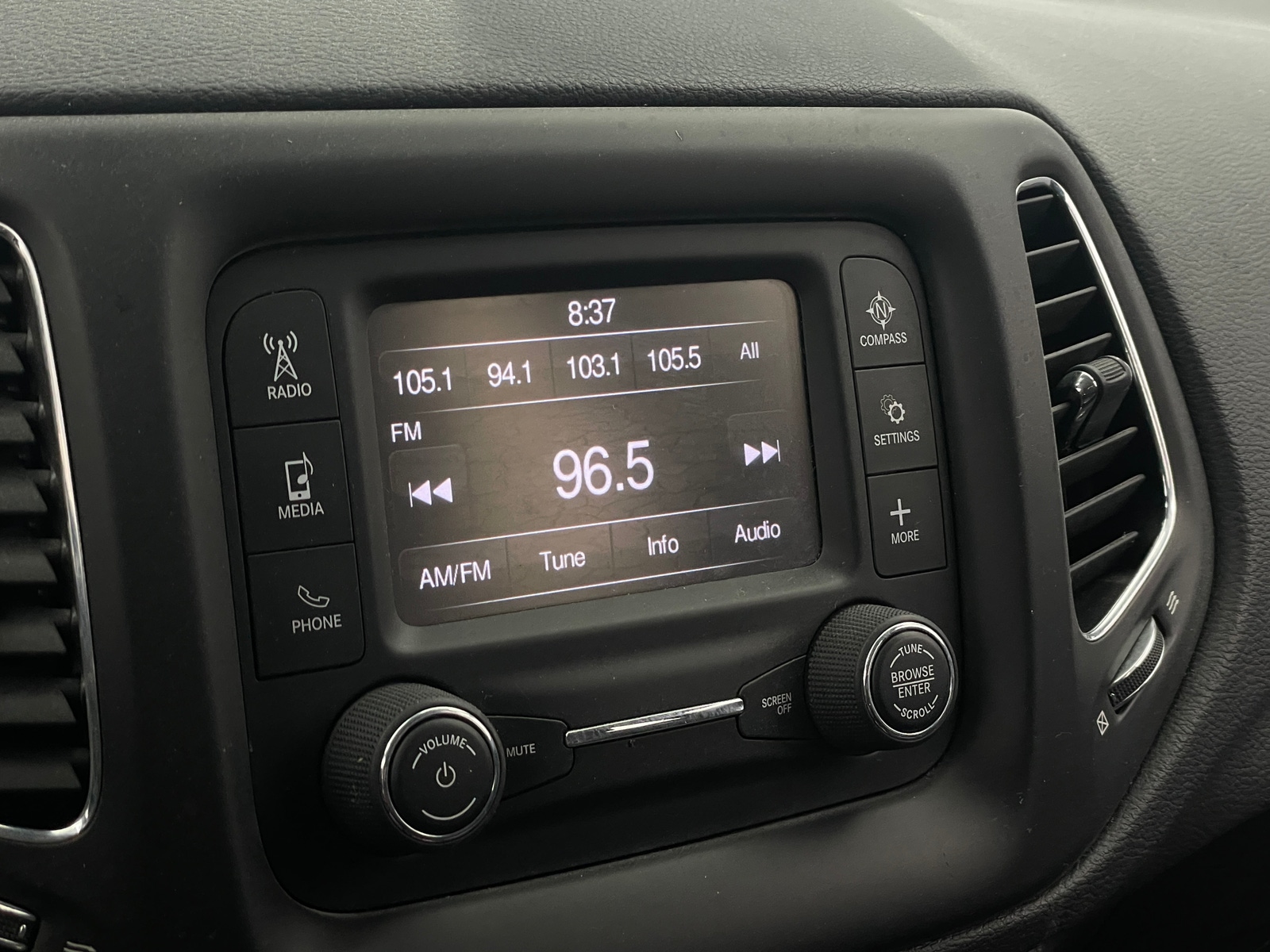 Thumbnail: 2018 Jeep Compass - 4