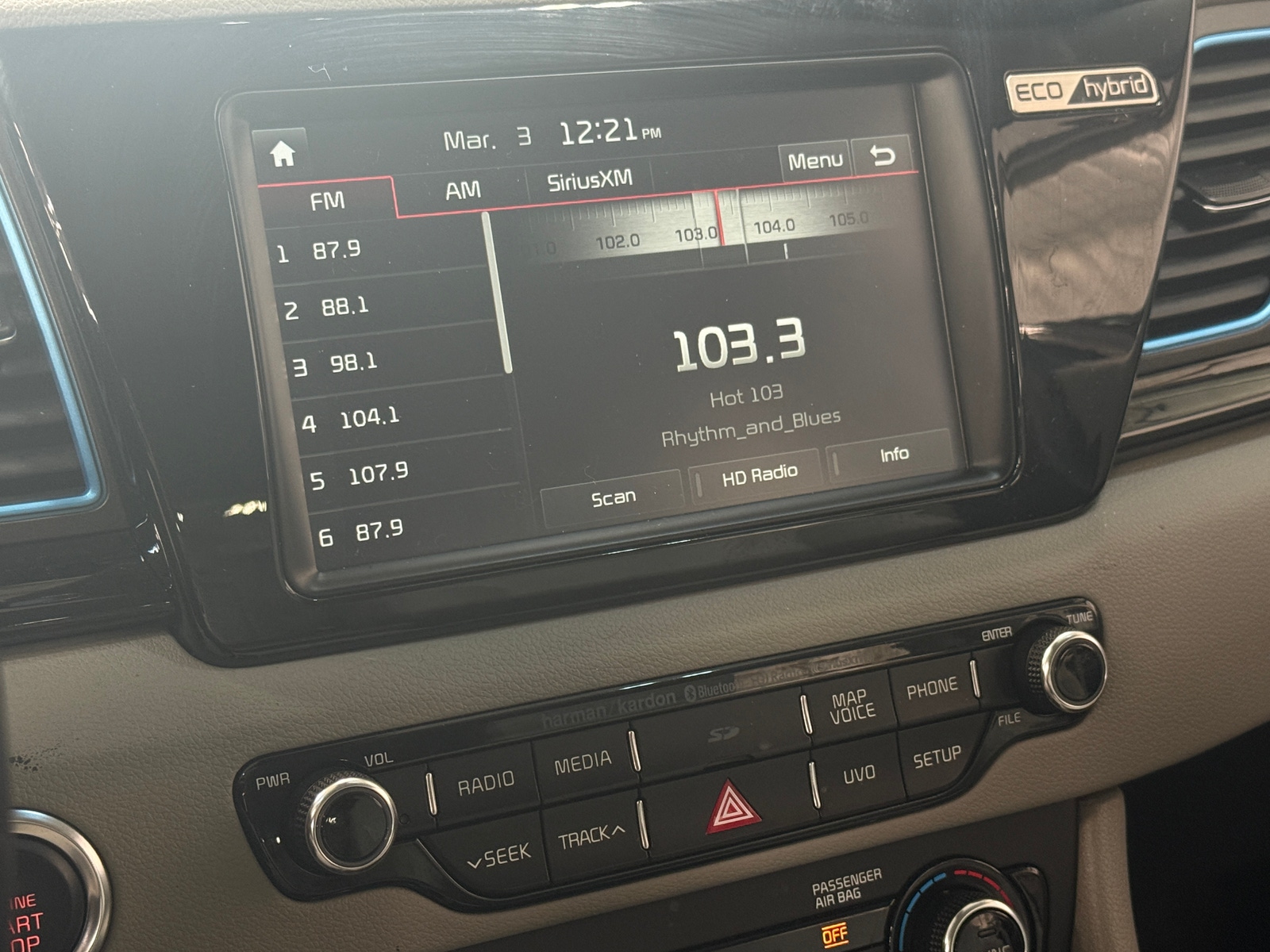 Thumbnail: 2018 Kia Niro - 3