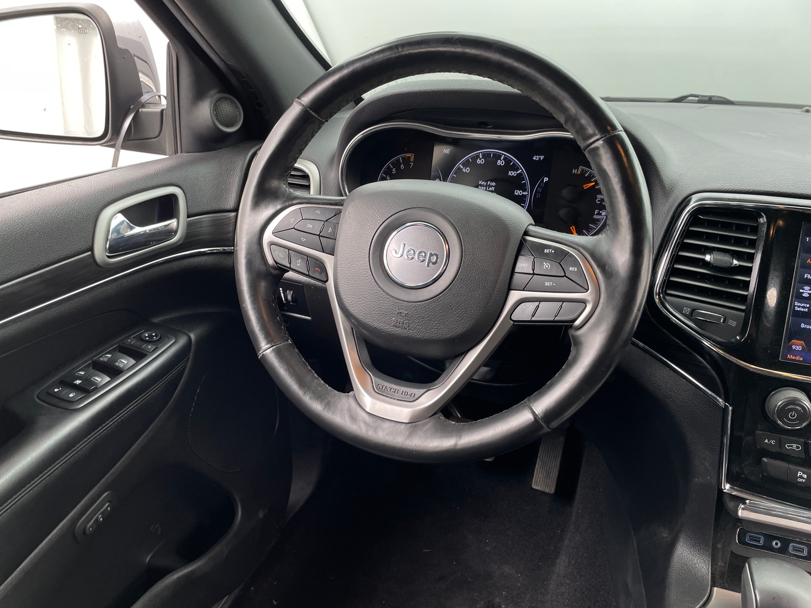 Thumbnail: 2019 Jeep Grand Cherokee - 4