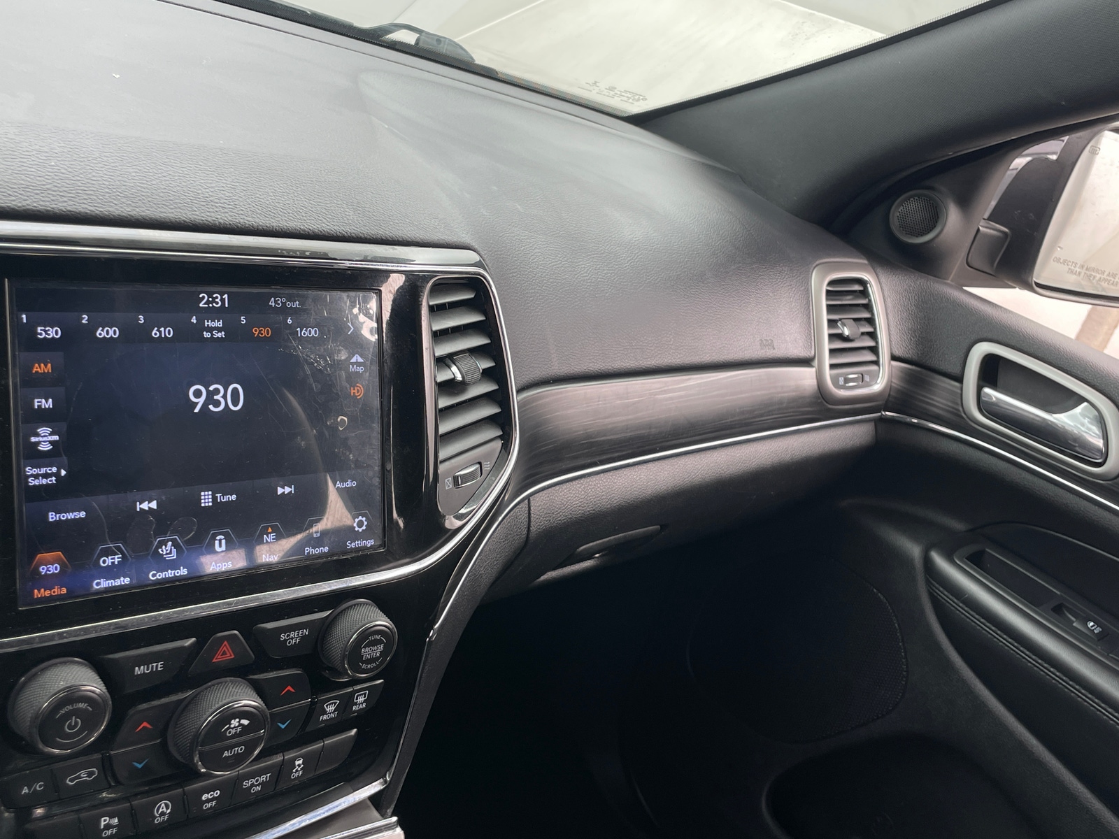 Thumbnail: 2019 Jeep Grand Cherokee - 3