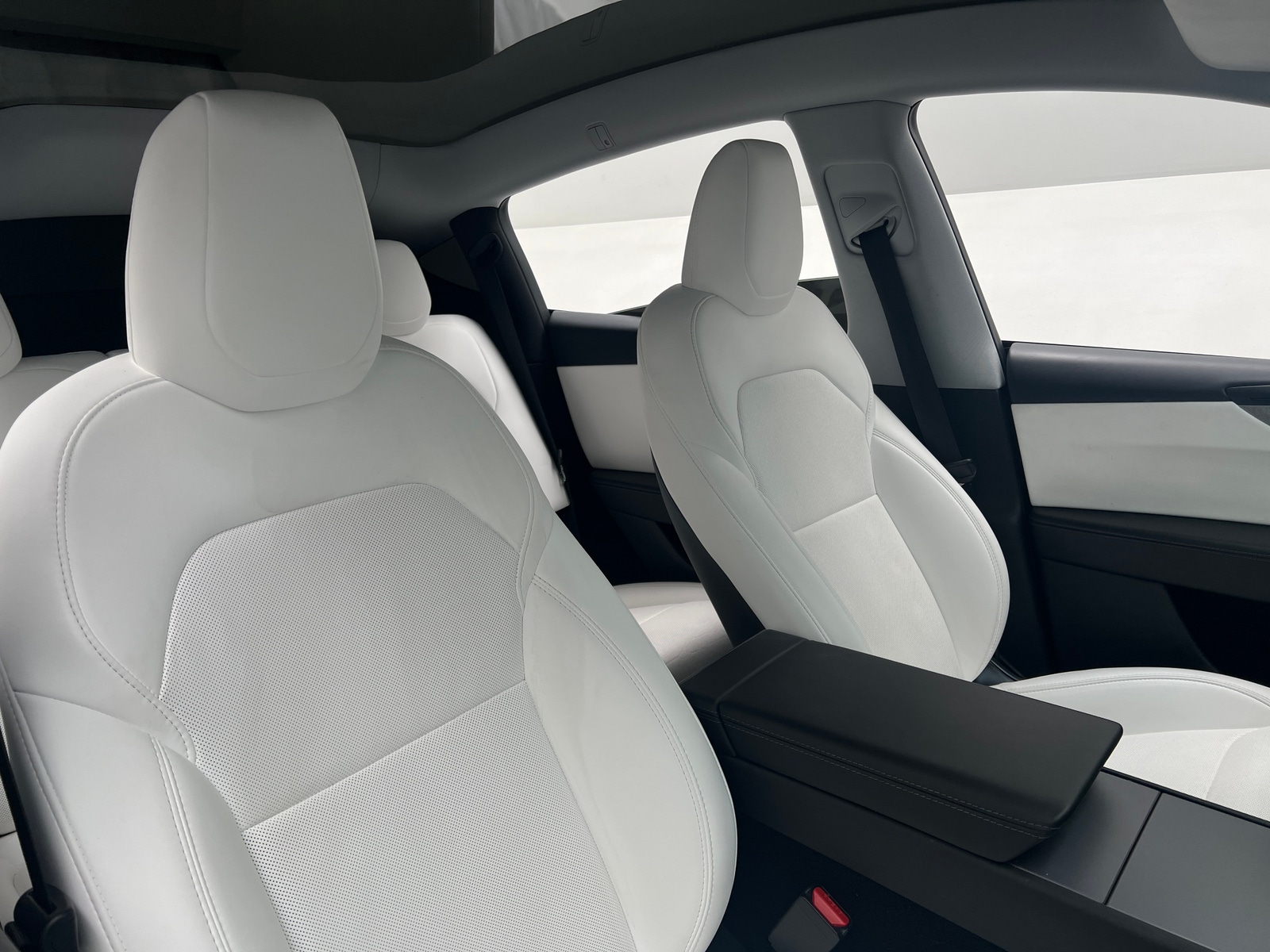 Thumbnail: 2026 Tesla Model Y - 2