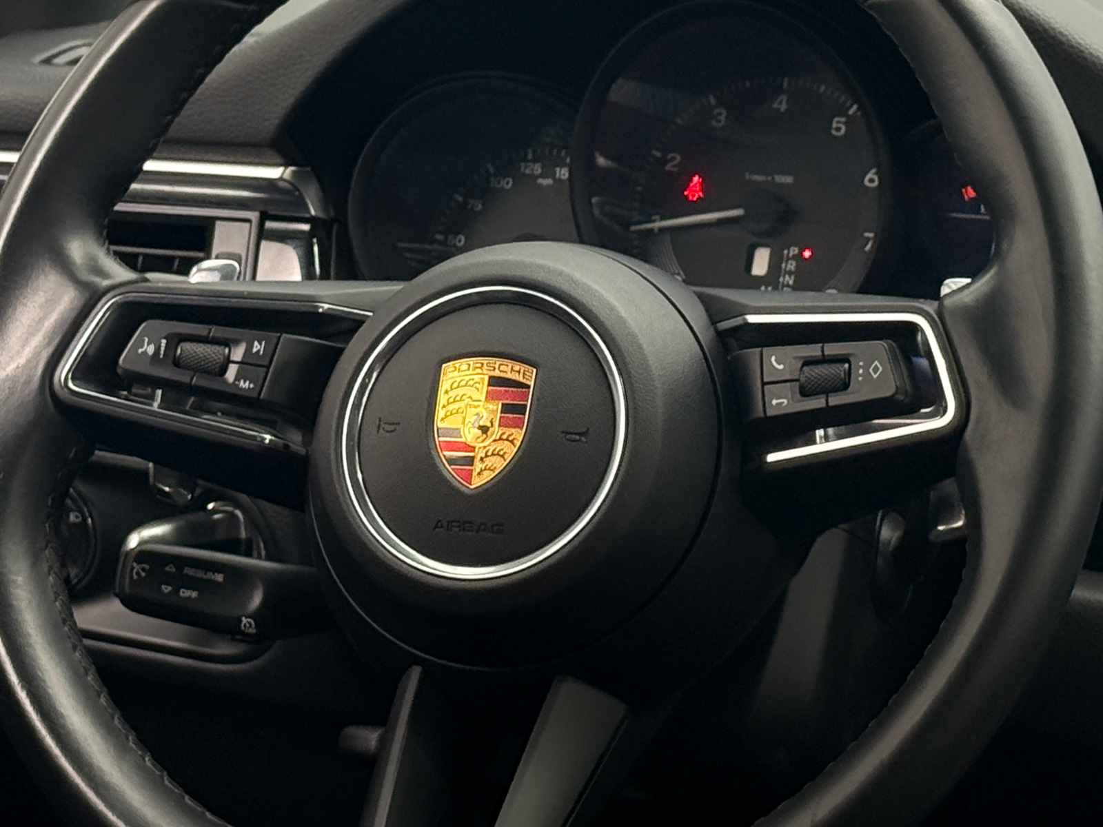 Thumbnail: 2022 Porsche Macan - 4