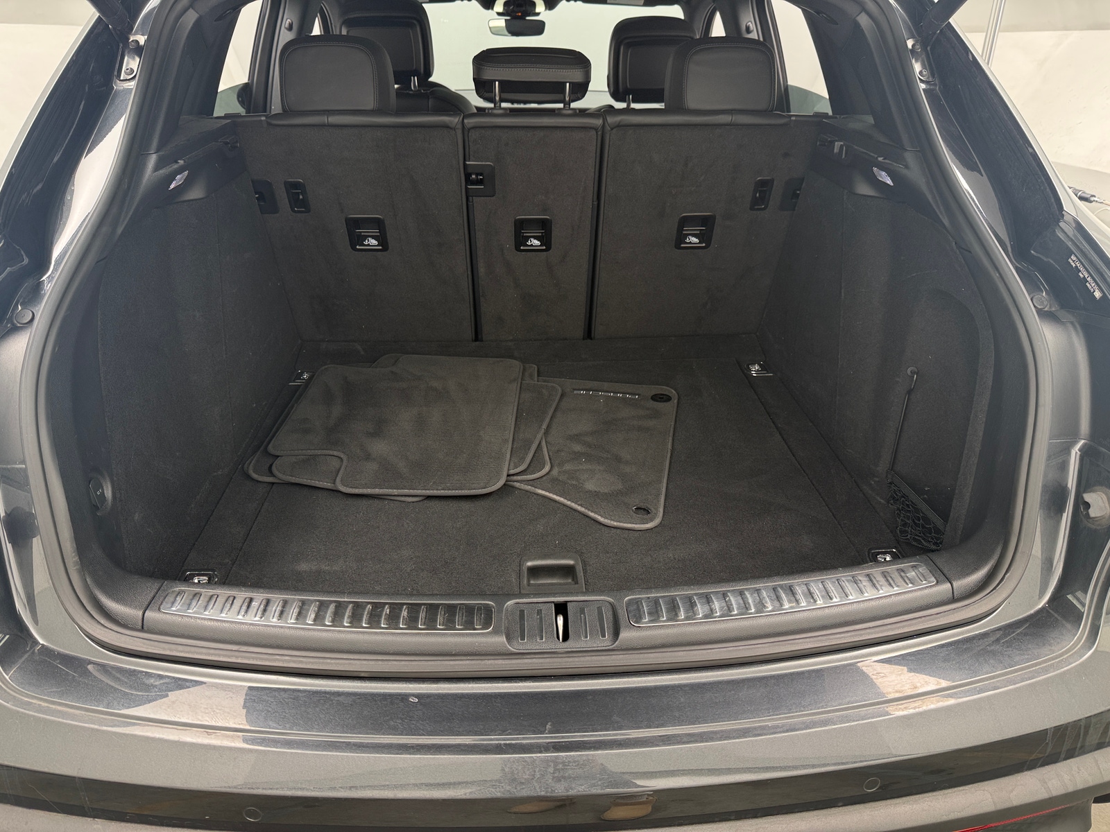 Thumbnail: 2022 Porsche Macan - 6