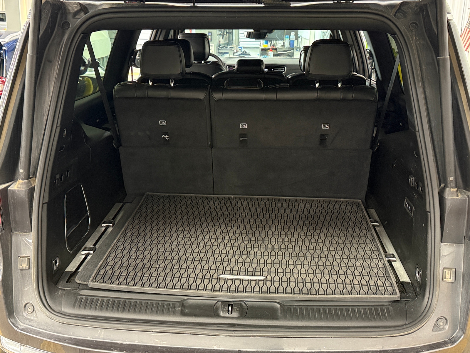 Thumbnail: 2023 Jeep Wagoneer - 6