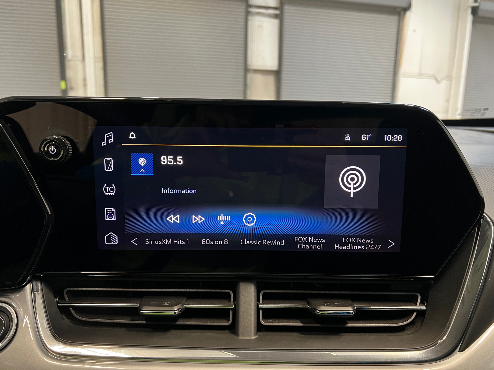 Thumbnail: 2025 Chevrolet Trax - 4