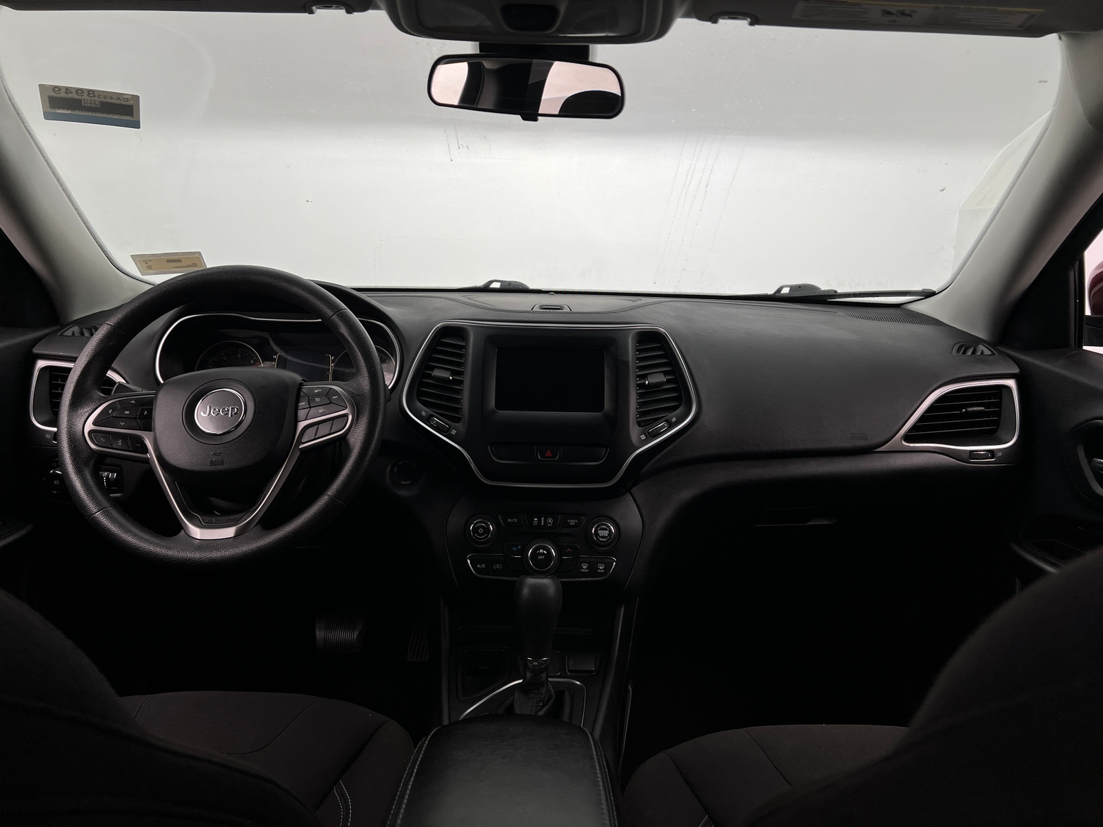 Thumbnail: 2019 Jeep Cherokee - 3