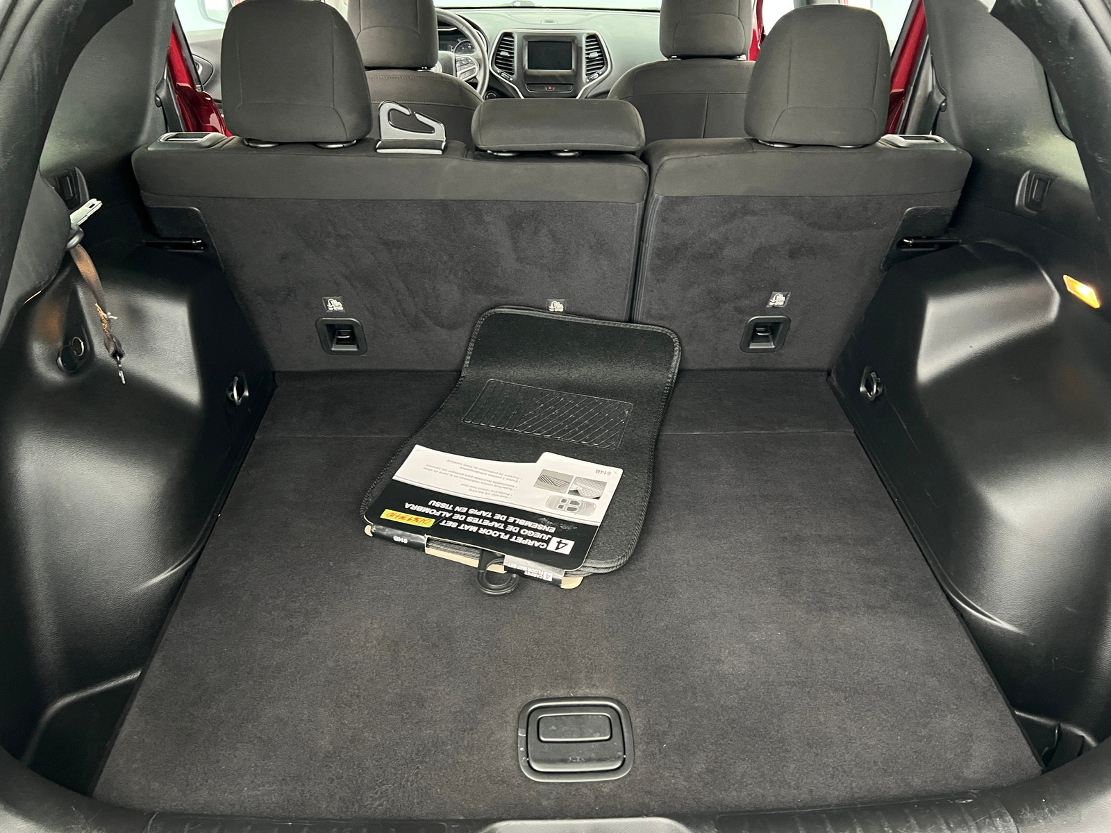 Thumbnail: 2019 Jeep Cherokee - 7