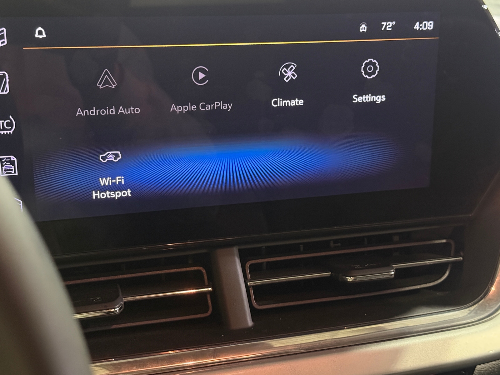 Thumbnail: 2025 Chevrolet Trax - 4