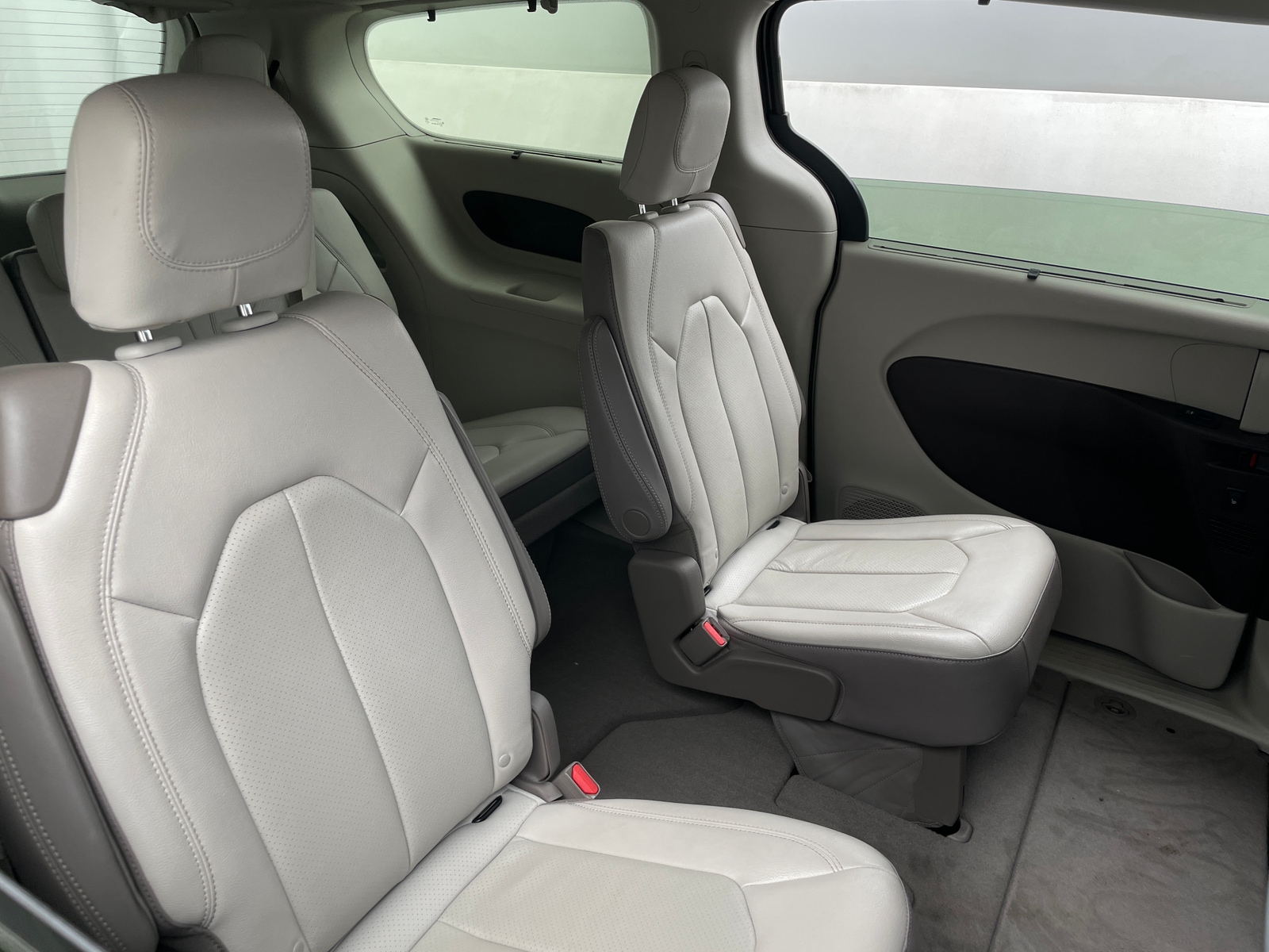 Thumbnail: 2019 Chrysler Pacifica - 5