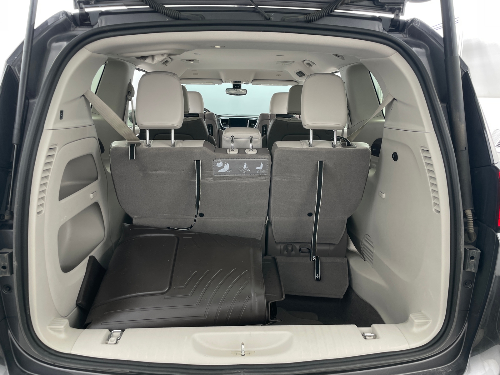 Thumbnail: 2019 Chrysler Pacifica - 6