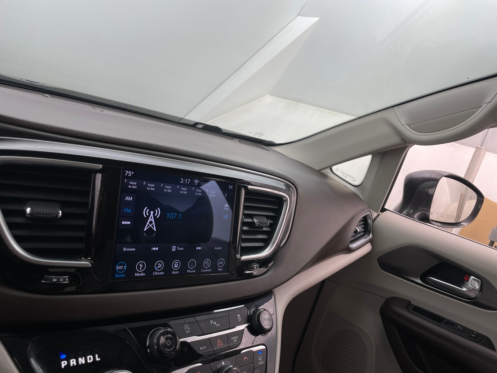 Thumbnail: 2019 Chrysler Pacifica - 3