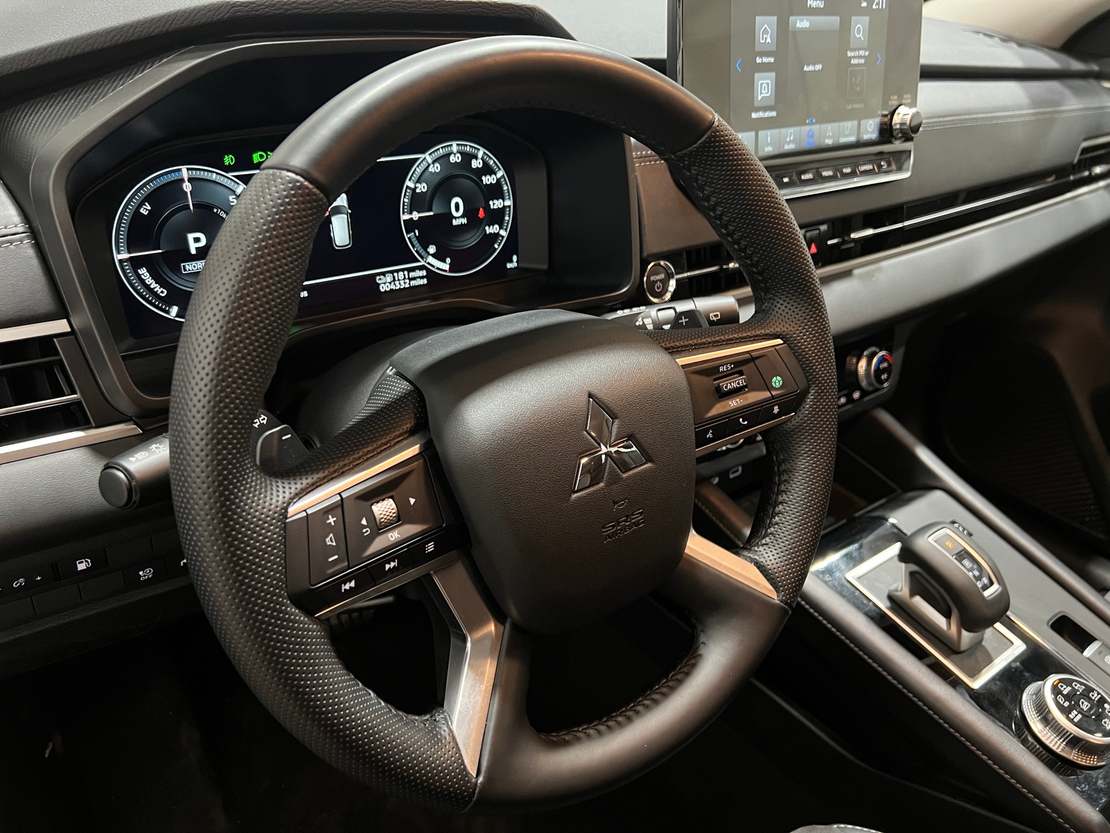 Thumbnail: 2025 Mitsubishi Outlander - 4