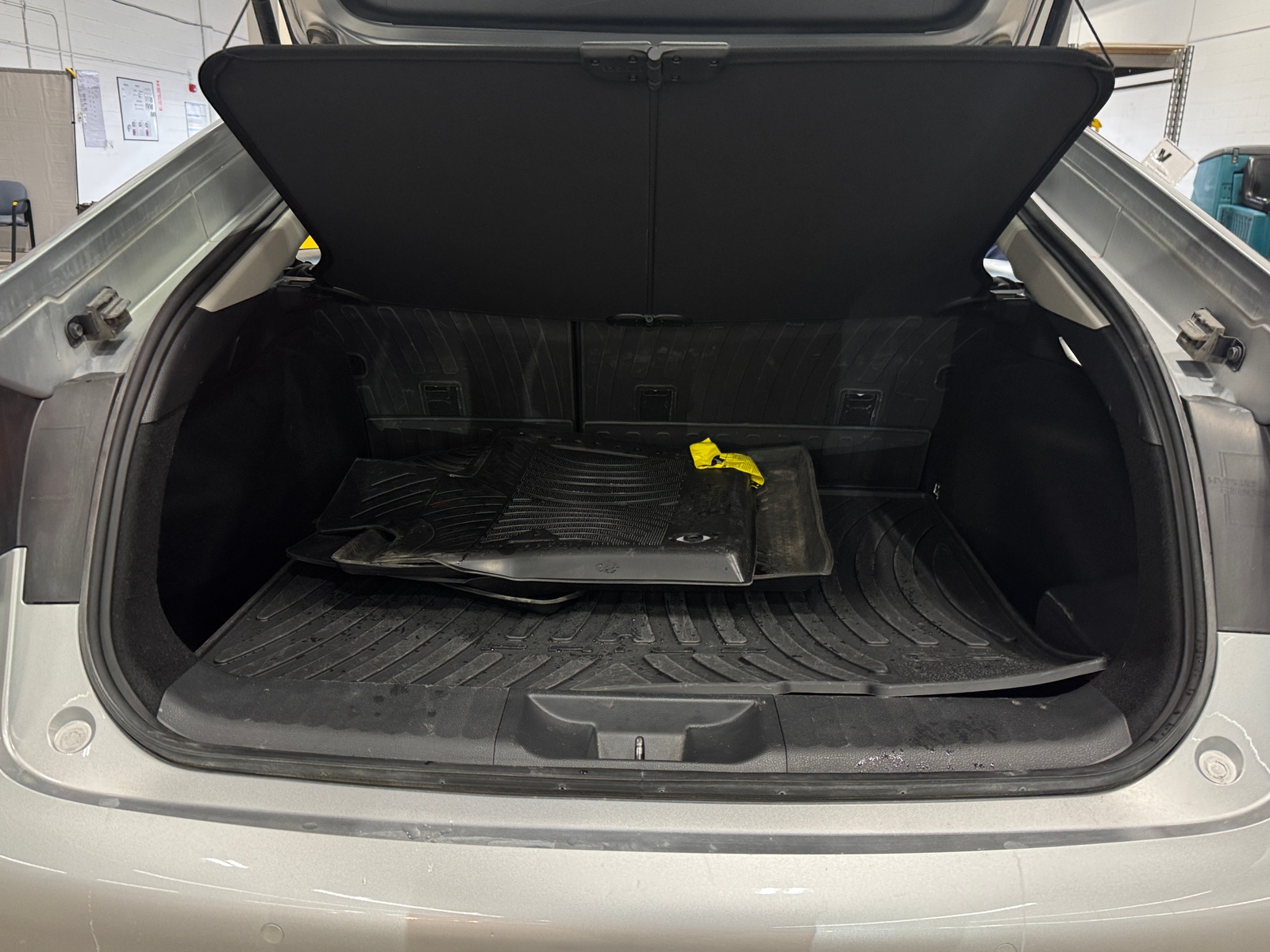 Thumbnail: 2023 Toyota Prius - 7