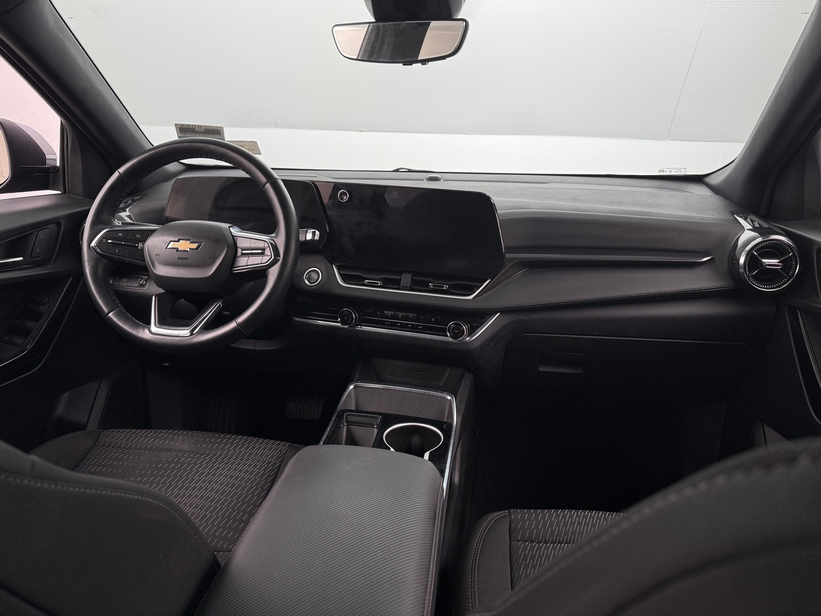 Thumbnail: 2025 Chevrolet Equinox - 3