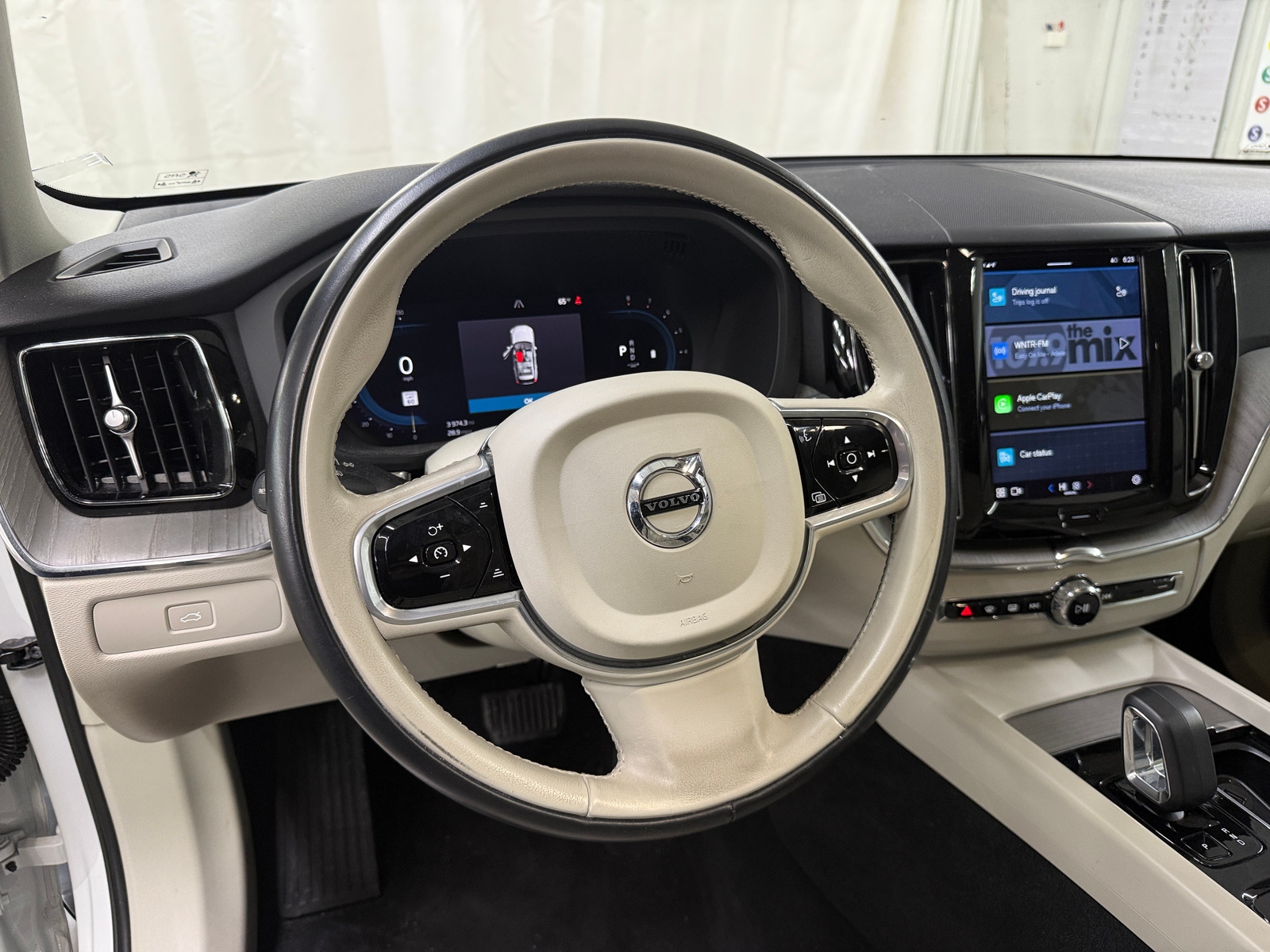 Thumbnail: 2023 Volvo XC60 - 4