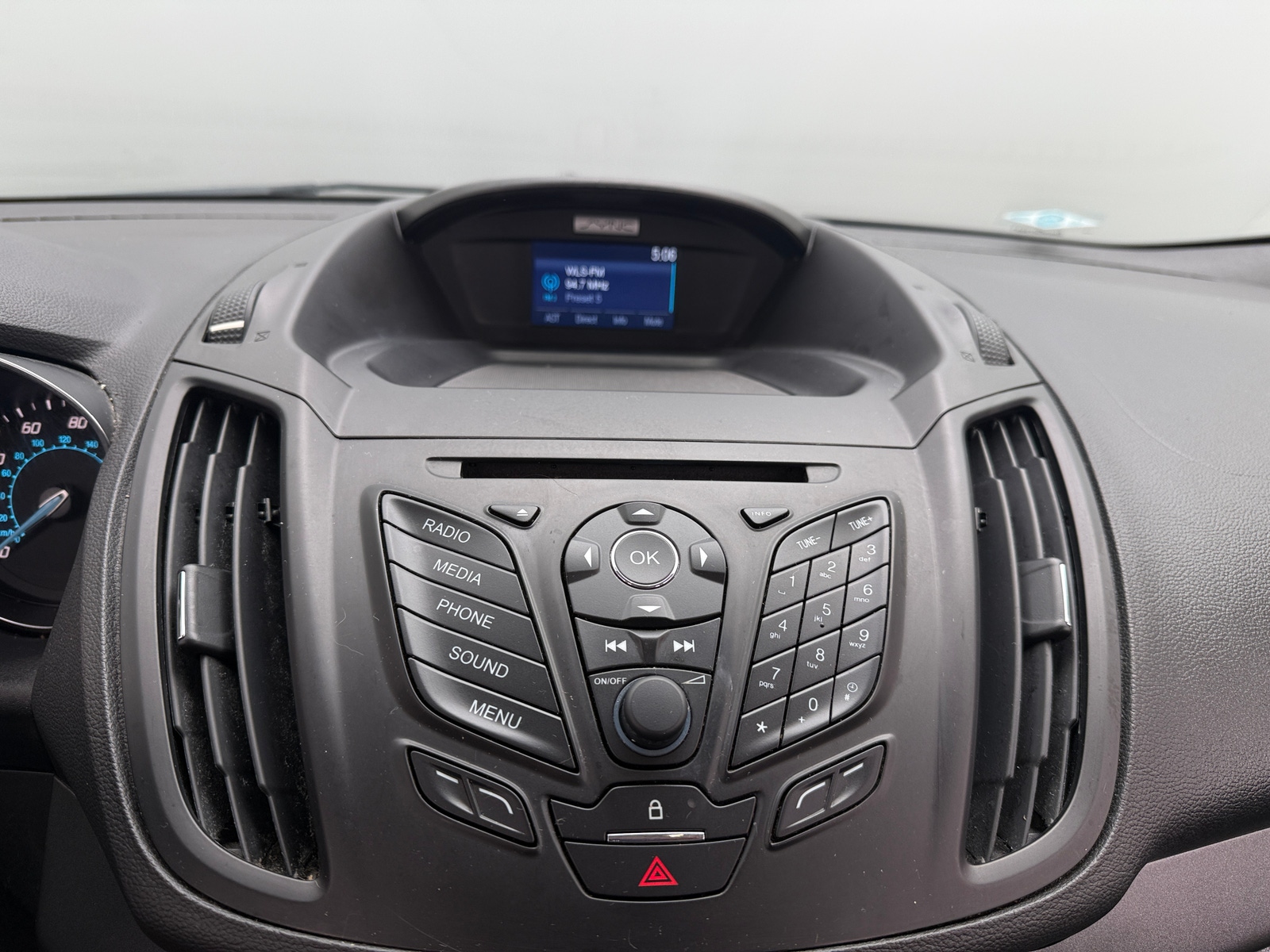 Thumbnail: 2015 Ford Escape - 4