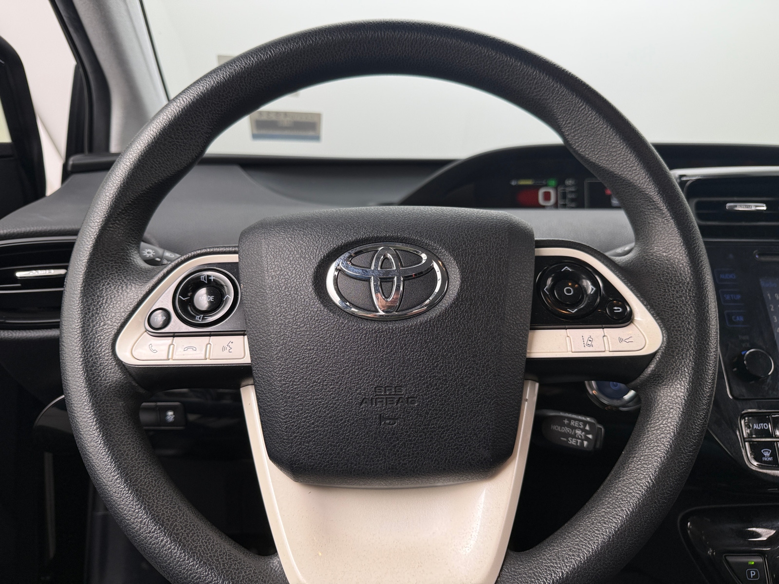 Thumbnail: 2018 Toyota Prius - 5