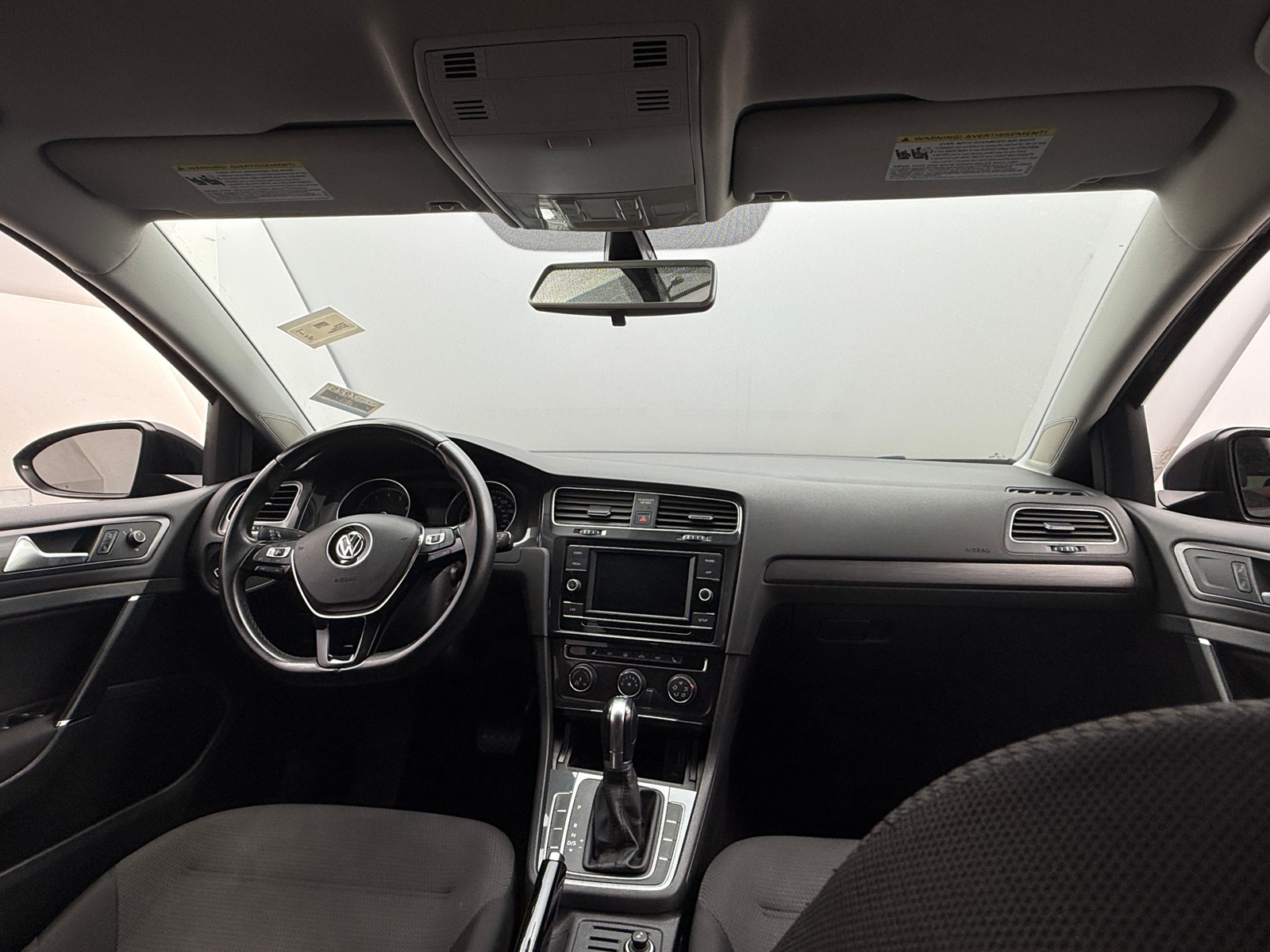 Thumbnail: 2019 Volkswagen e-Golf - 3