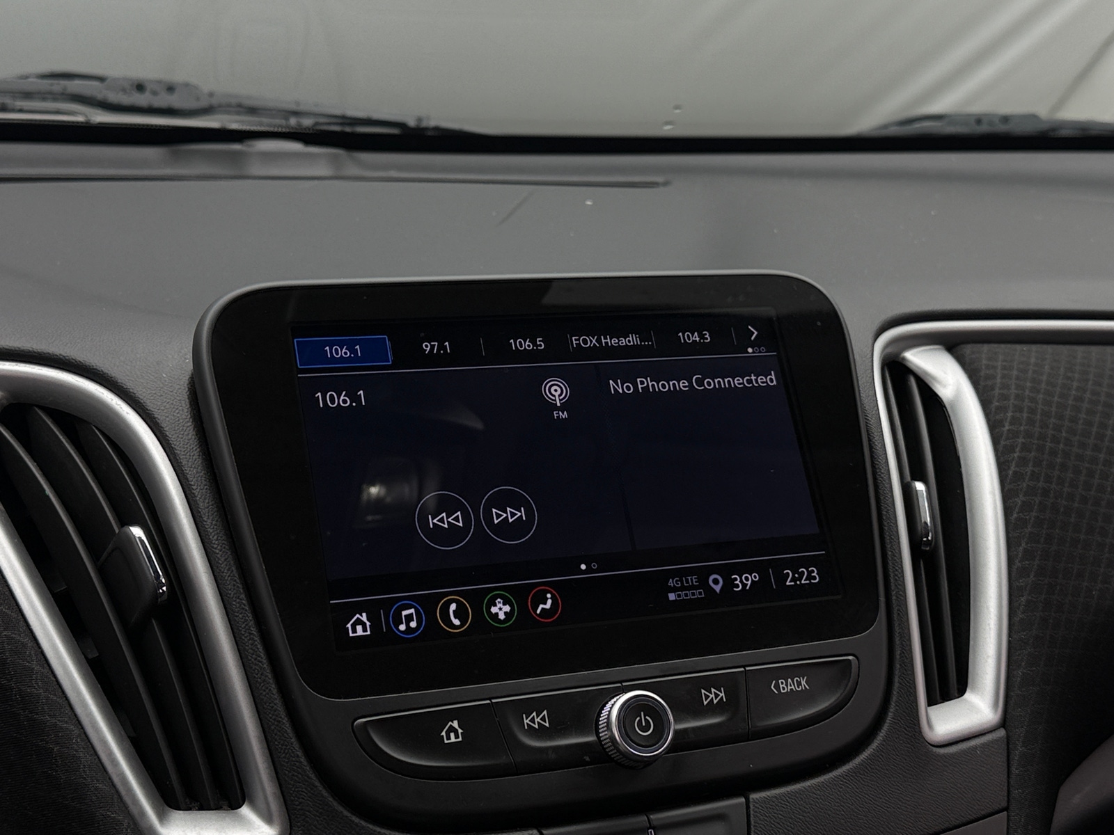 Thumbnail: 2024 Chevrolet Malibu - 4