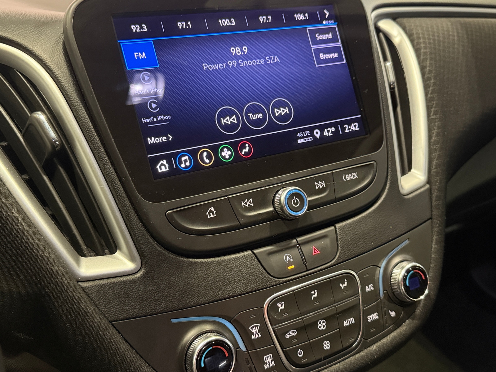 Thumbnail: 2024 Chevrolet Malibu - 4