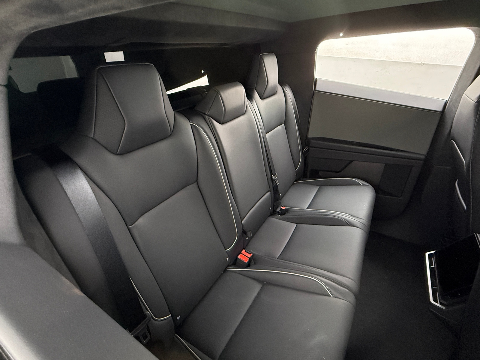 Thumbnail: 2025 Tesla Cybertruck - 5