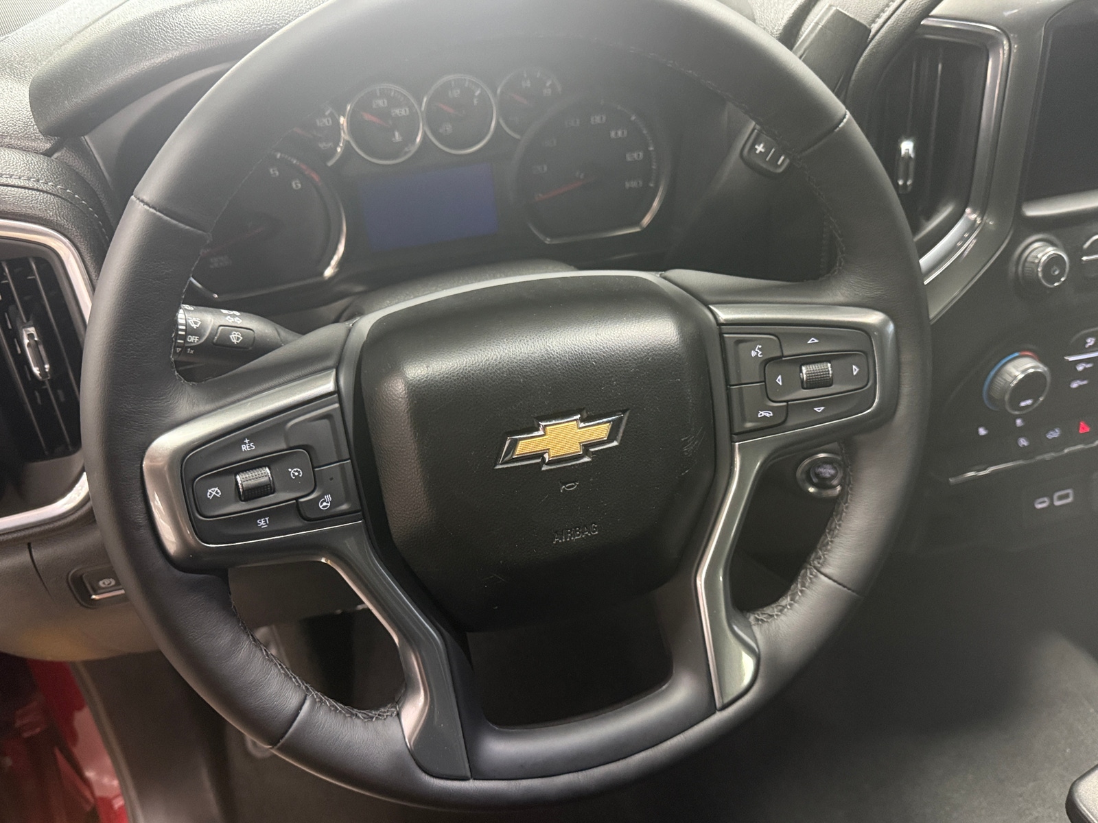 Thumbnail: 2019 Chevrolet Silverado 1500 - 5