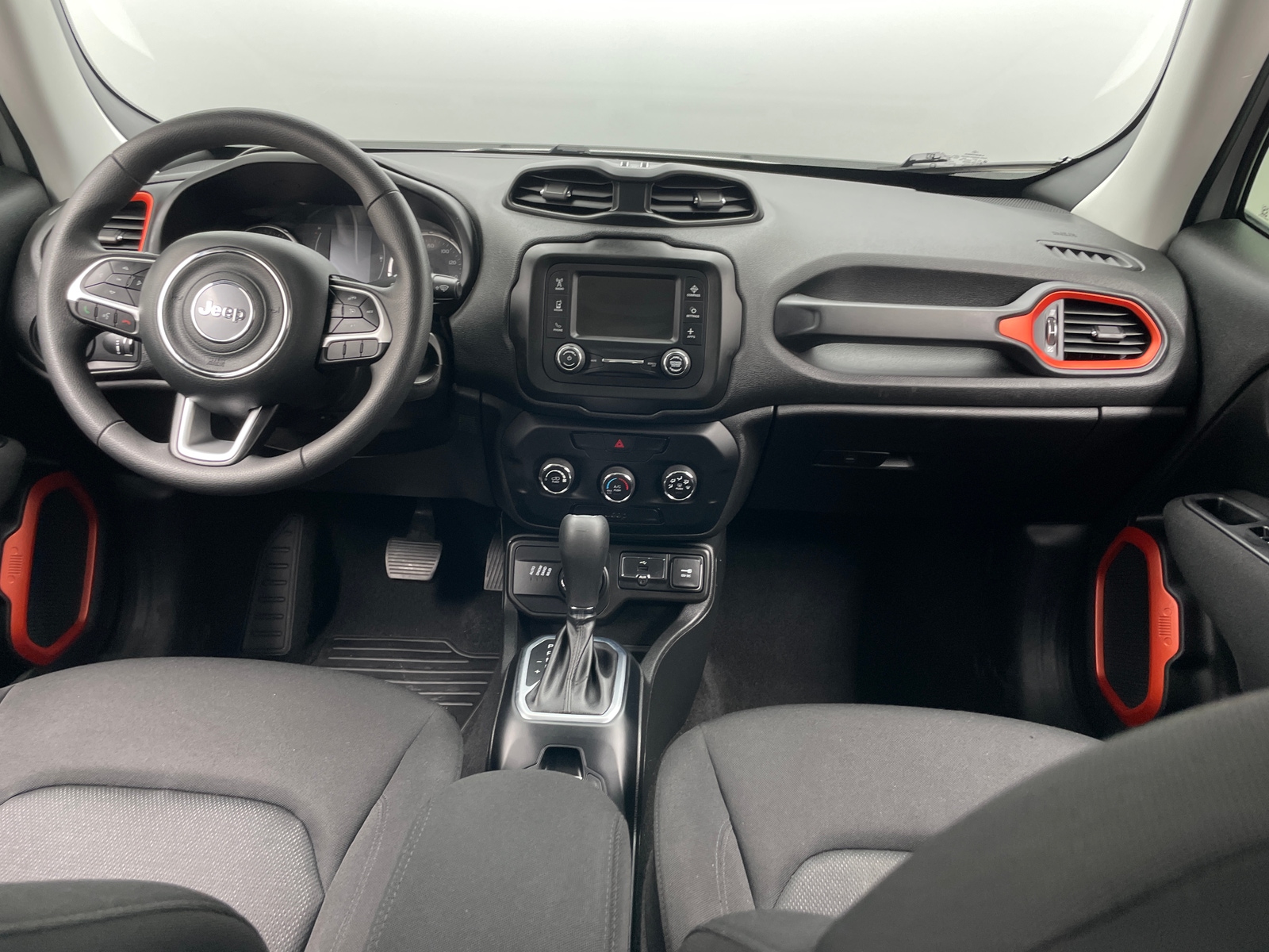 Thumbnail: 2019 Jeep Renegade - 3