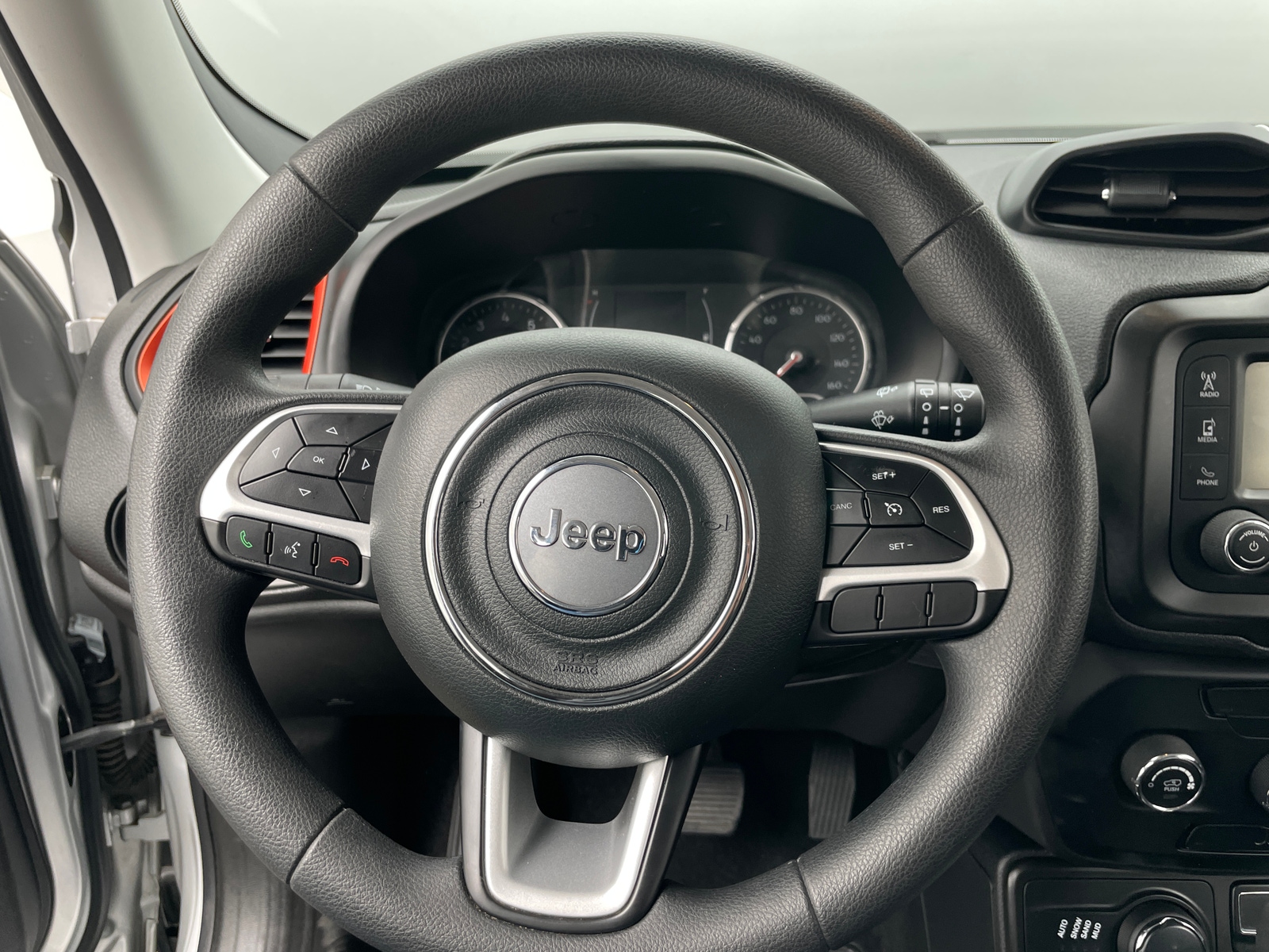 Thumbnail: 2019 Jeep Renegade - 5