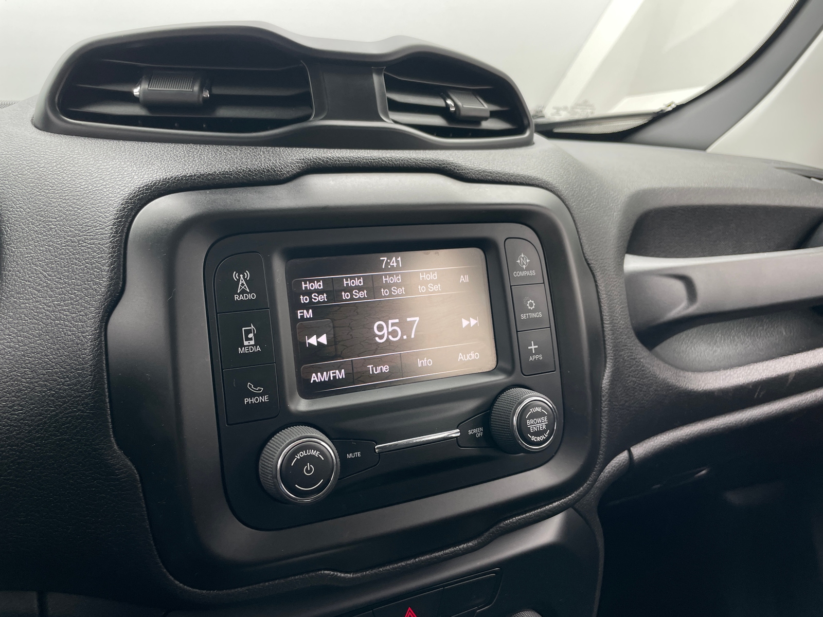 Thumbnail: 2019 Jeep Renegade - 4