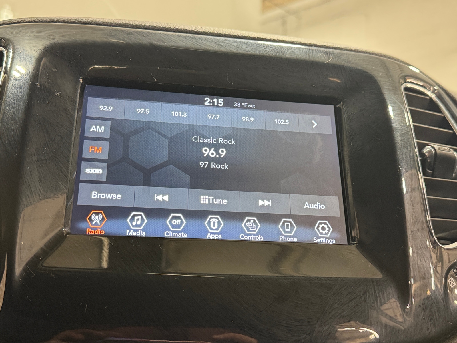 Thumbnail: 2021 Jeep Compass - 3