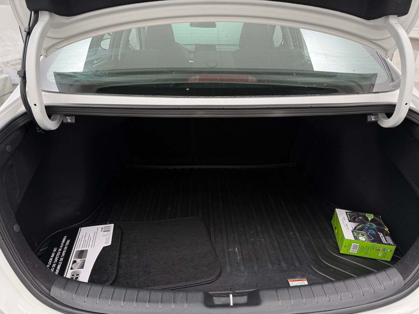 Thumbnail: 2024 Kia Forte - 7