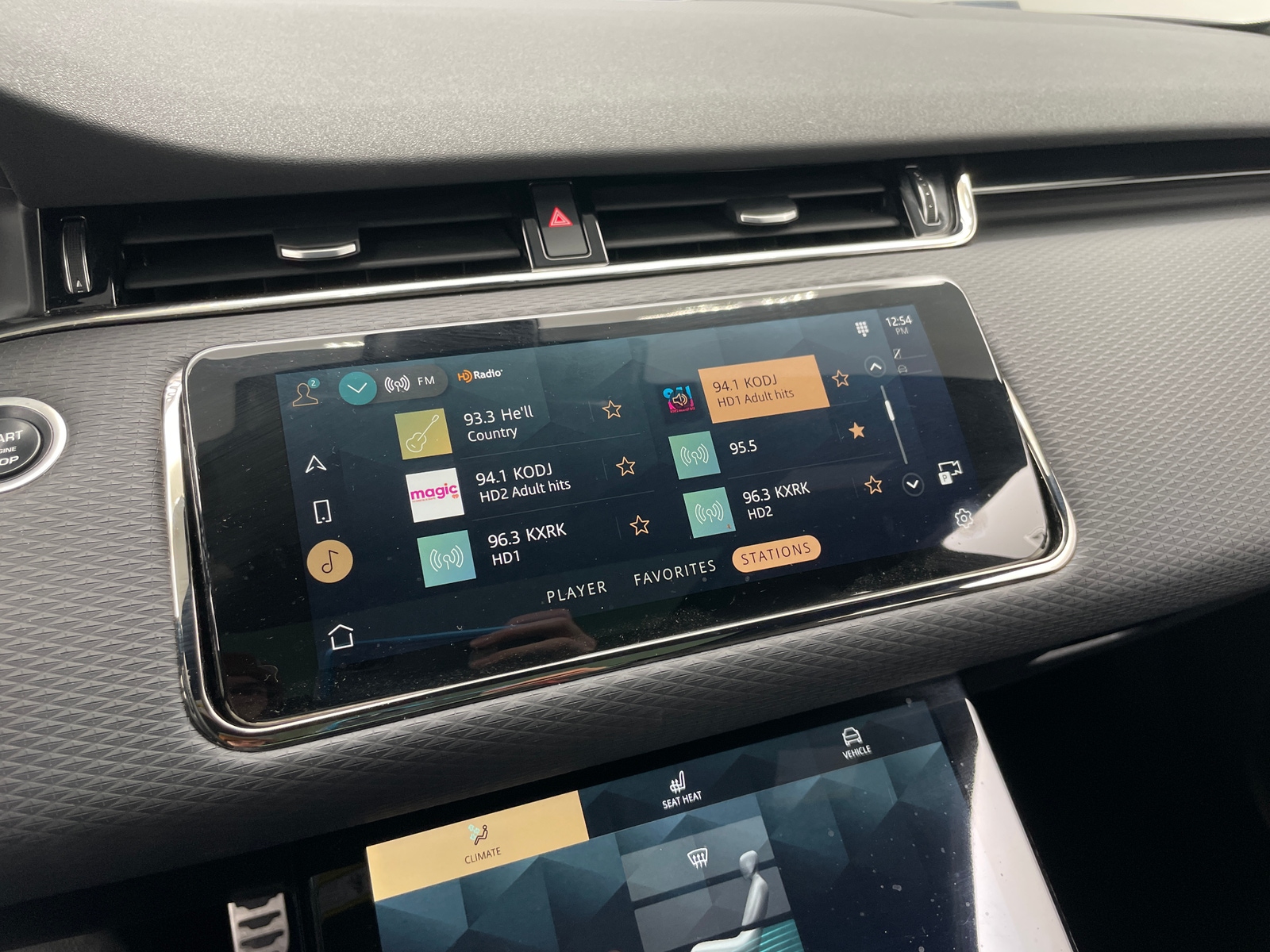 Thumbnail: 2023 Land Rover Range Rover Evoque - 3