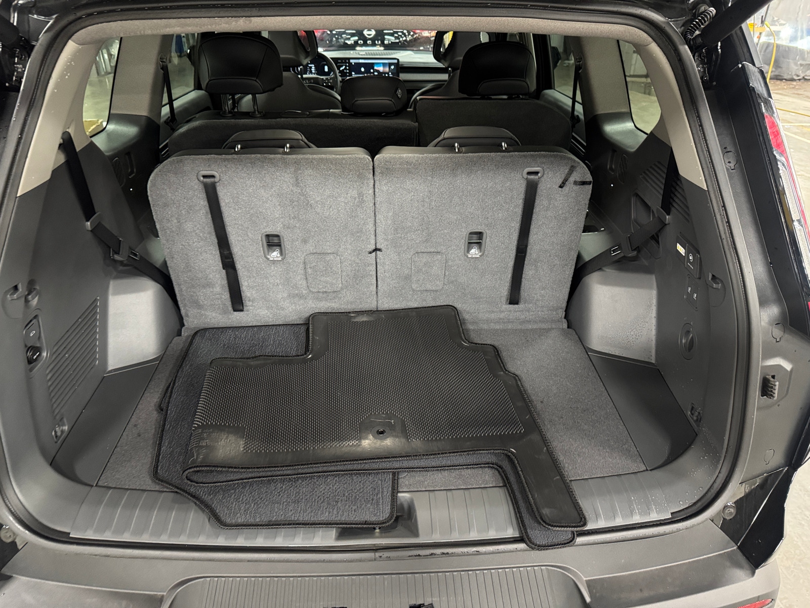 Thumbnail: 2024 Kia EV9 - 6