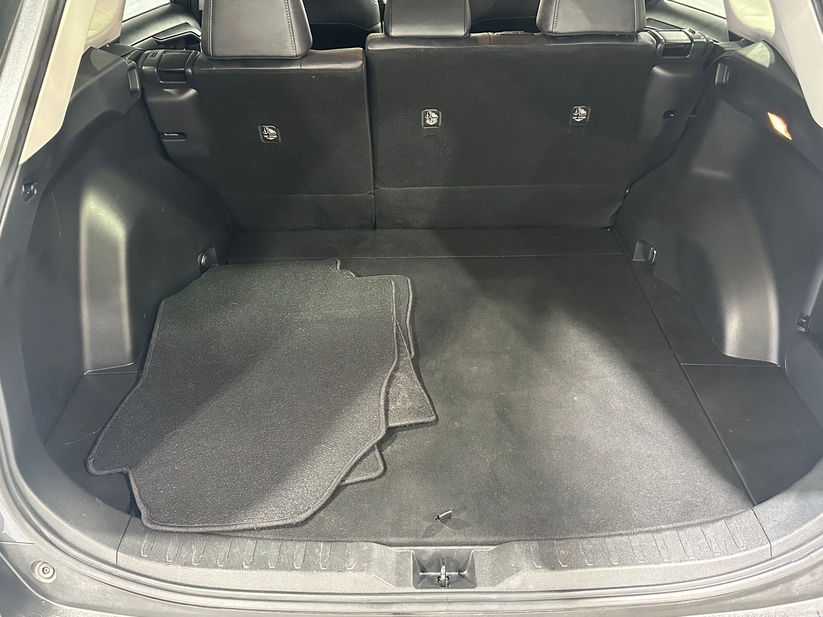 Thumbnail: 2019 Toyota RAV4 - 6