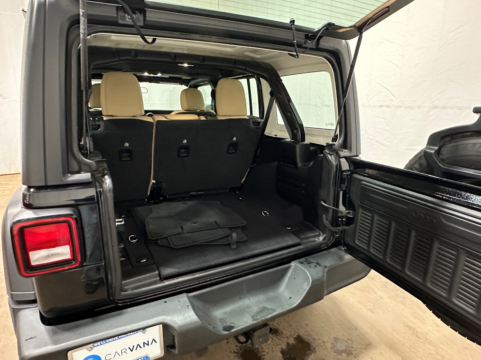 Thumbnail: 2022 Jeep Wrangler - 7