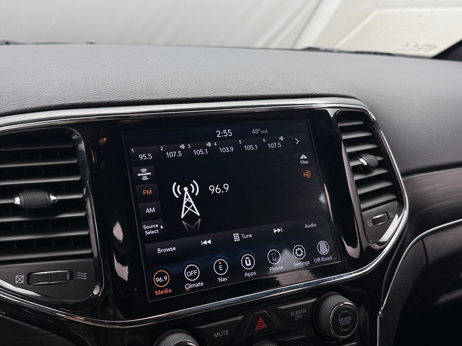 Thumbnail: 2021 Jeep Grand Cherokee - 3